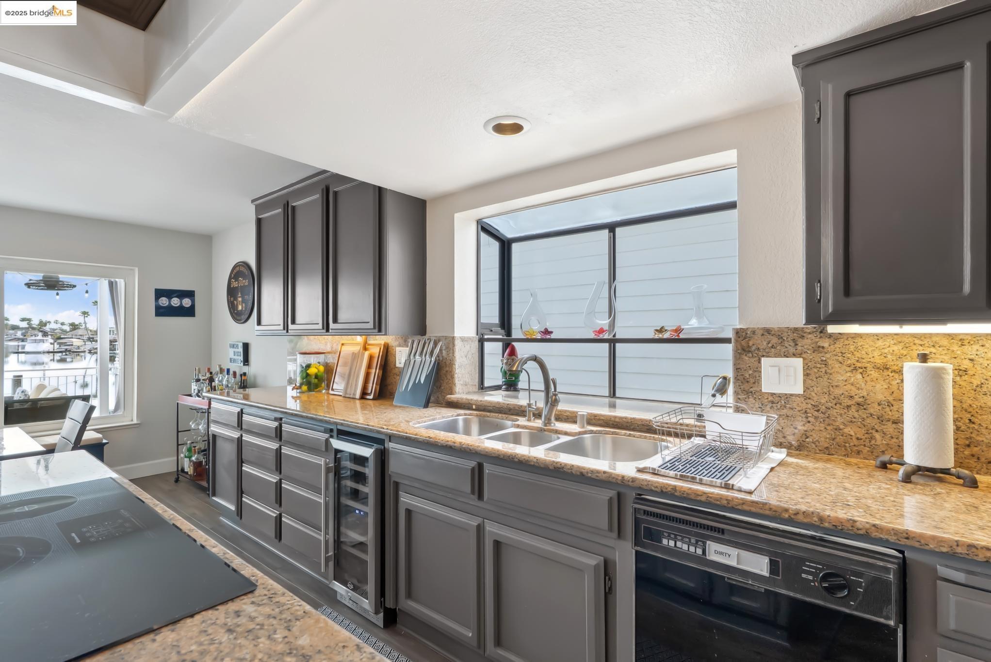 Detail Gallery Image 16 of 58 For 2035 Cypress Pt, Discovery Bay,  CA 94505 - 4 Beds | 2/1 Baths