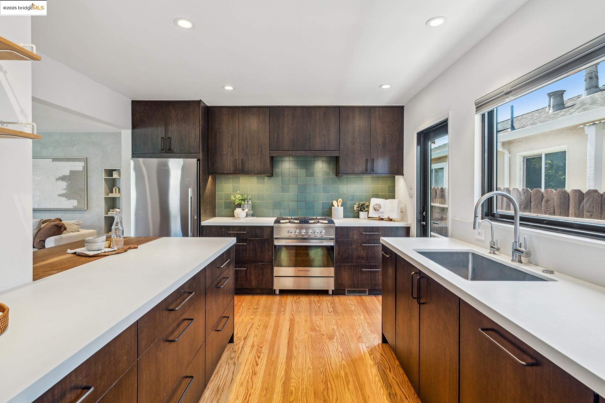 Detail Gallery Image 12 of 40 For 6212 Bernhard, Richmond,  CA 94805 - 2 Beds | 2 Baths