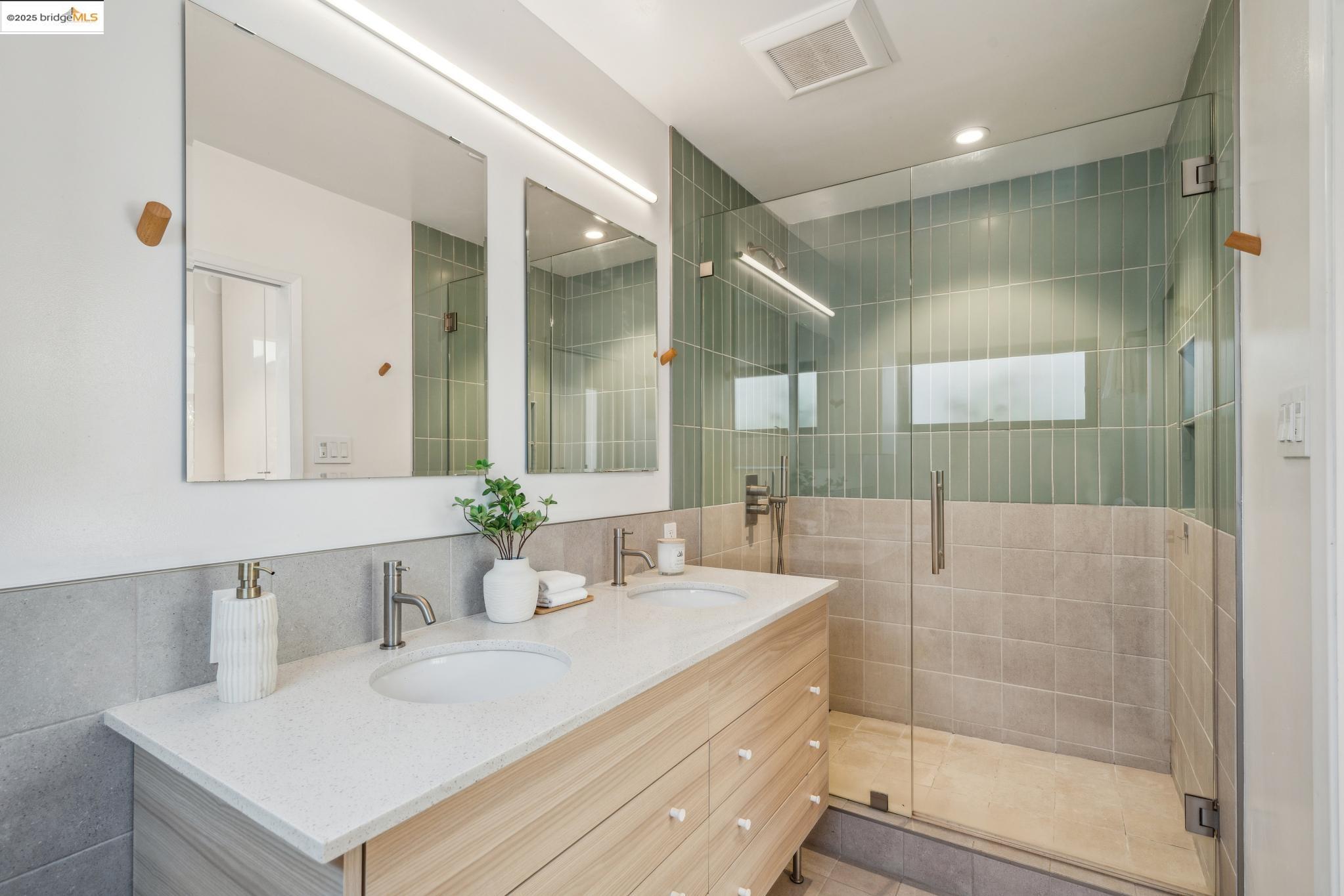 Detail Gallery Image 22 of 40 For 6212 Bernhard, Richmond,  CA 94805 - 2 Beds | 2 Baths