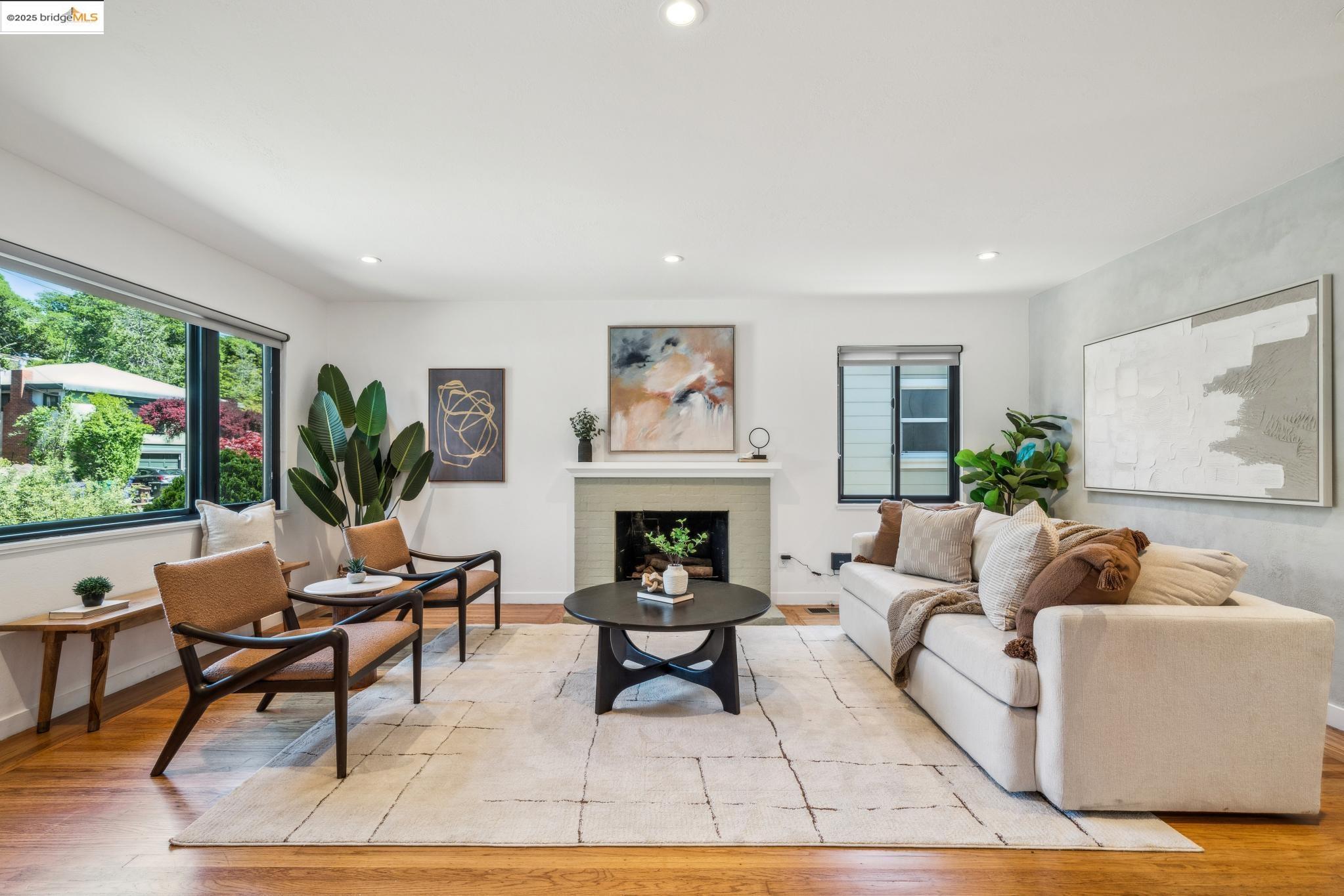 Detail Gallery Image 5 of 40 For 6212 Bernhard, Richmond,  CA 94805 - 2 Beds | 2 Baths
