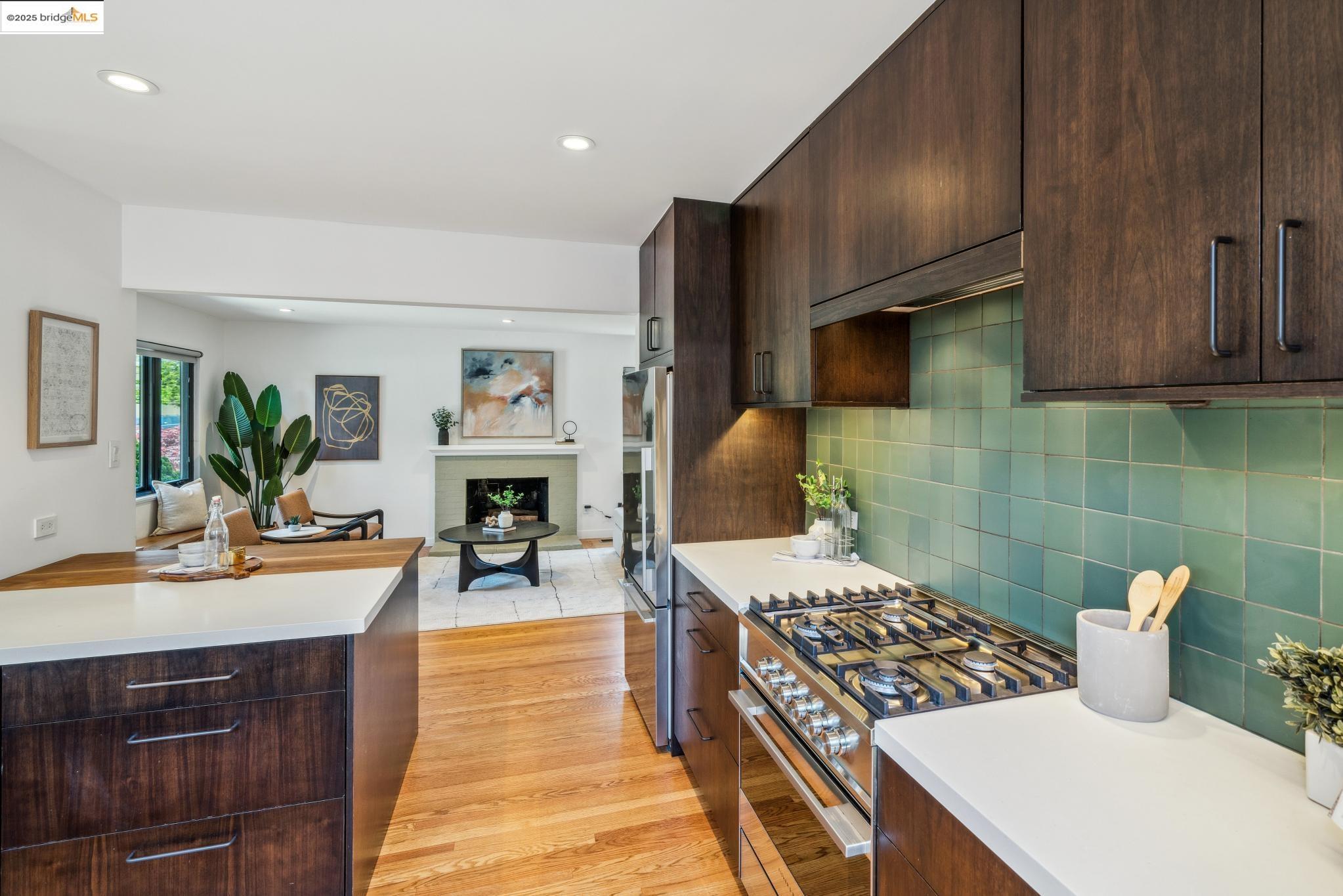 Detail Gallery Image 9 of 40 For 6212 Bernhard, Richmond,  CA 94805 - 2 Beds | 2 Baths
