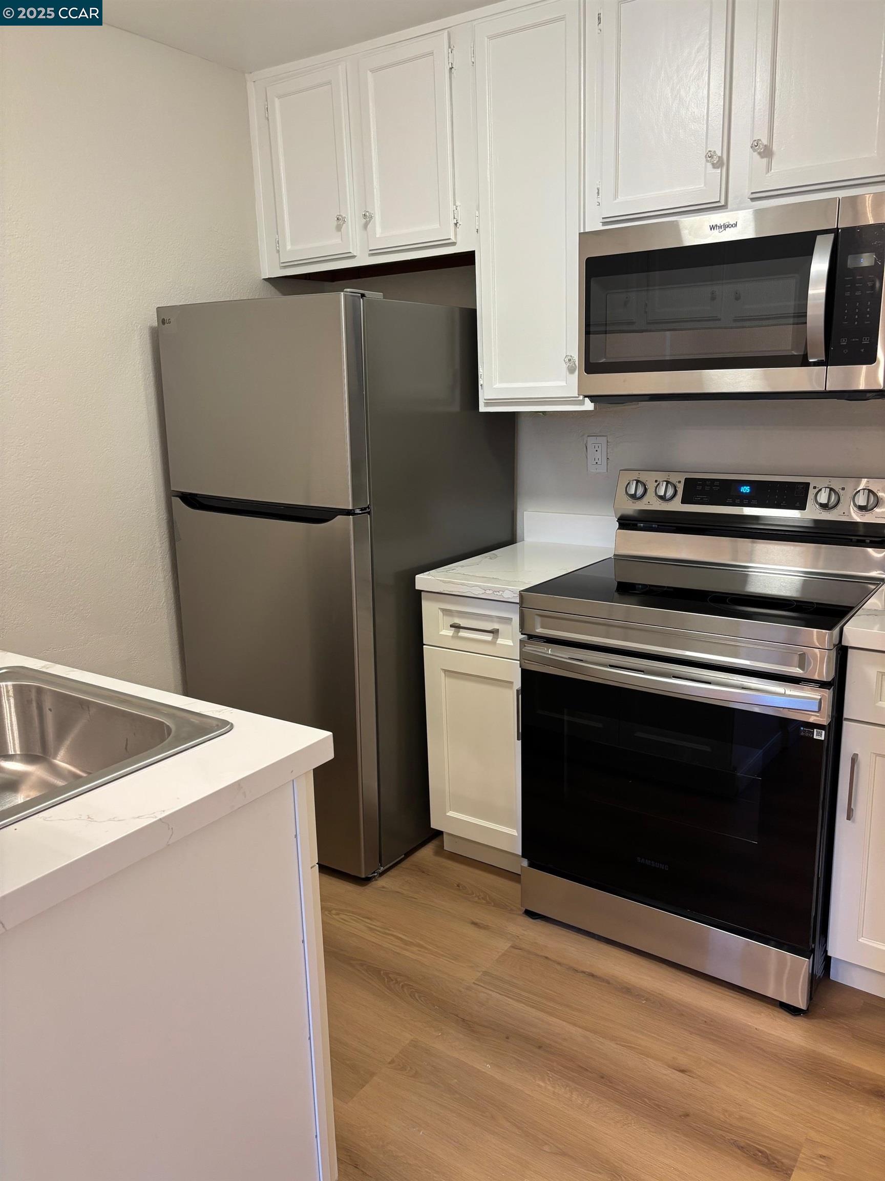 Detail Gallery Image 5 of 11 For 1544 Bailey Rd #33,  Concord,  CA 94521 - 2 Beds | 2 Baths