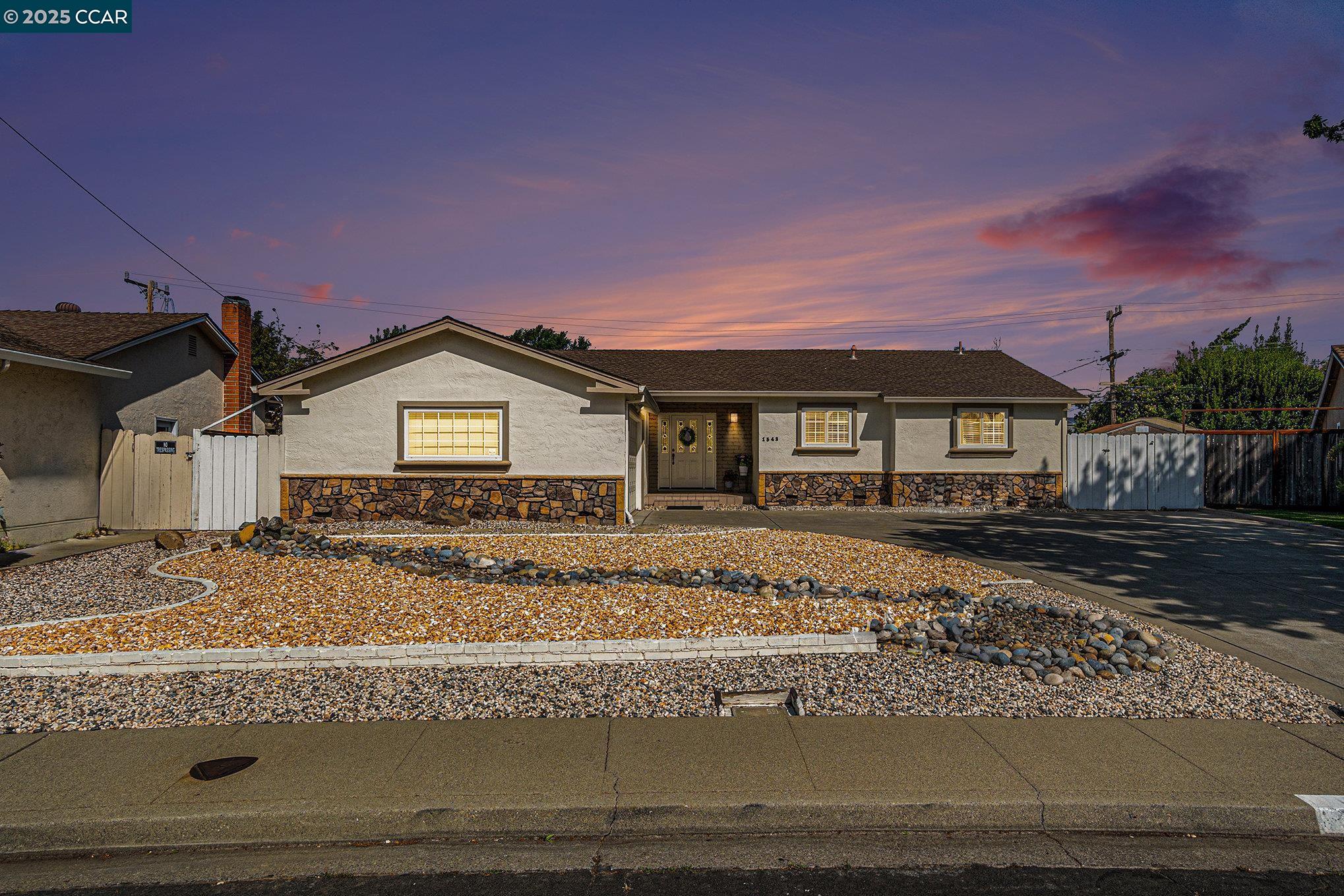 Detail Gallery Image 2 of 25 For 1543 Heartwood Dr, Concord,  CA 94521 - 3 Beds | 2 Baths