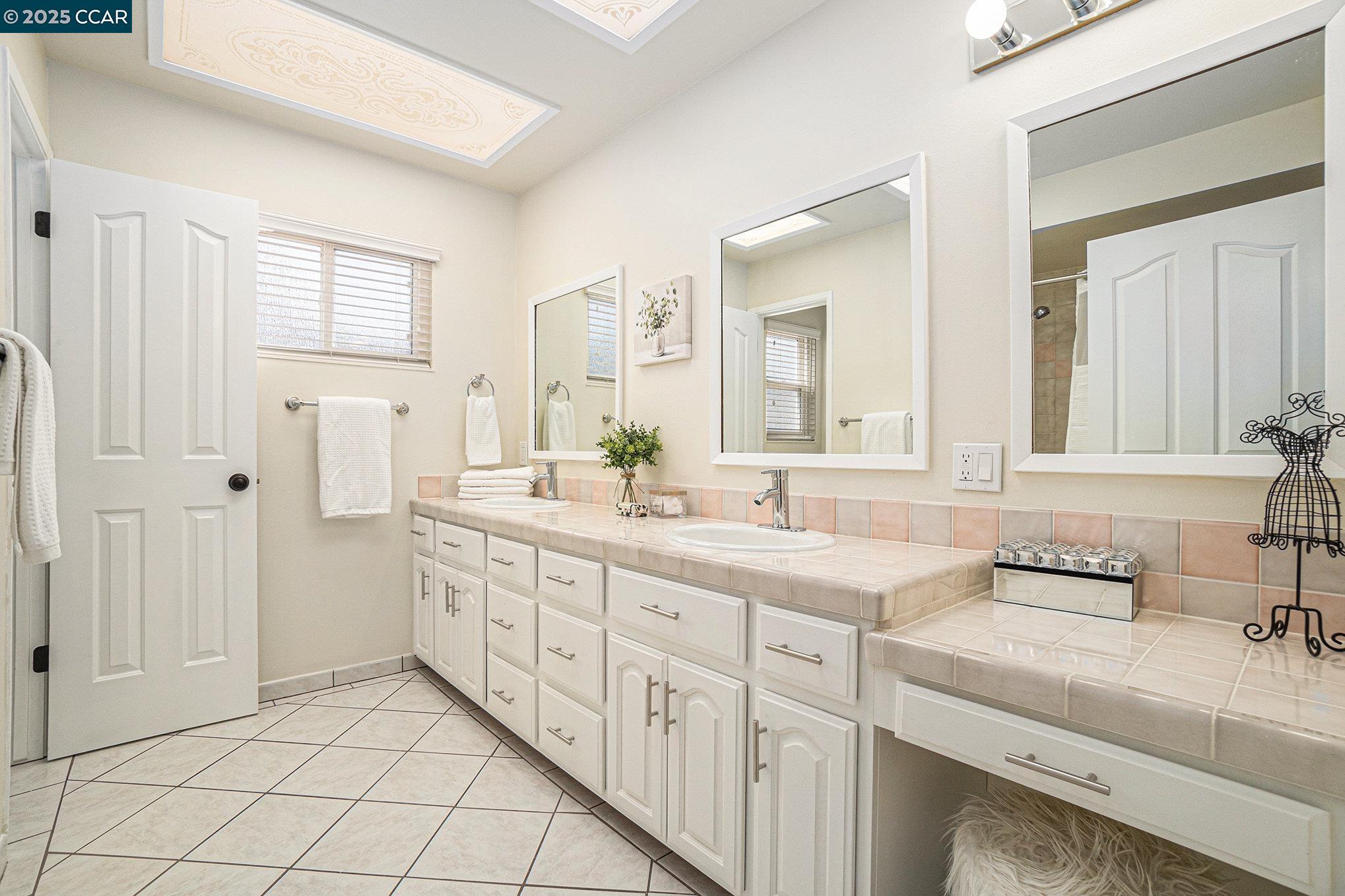 Detail Gallery Image 12 of 25 For 1543 Heartwood Dr, Concord,  CA 94521 - 3 Beds | 2 Baths