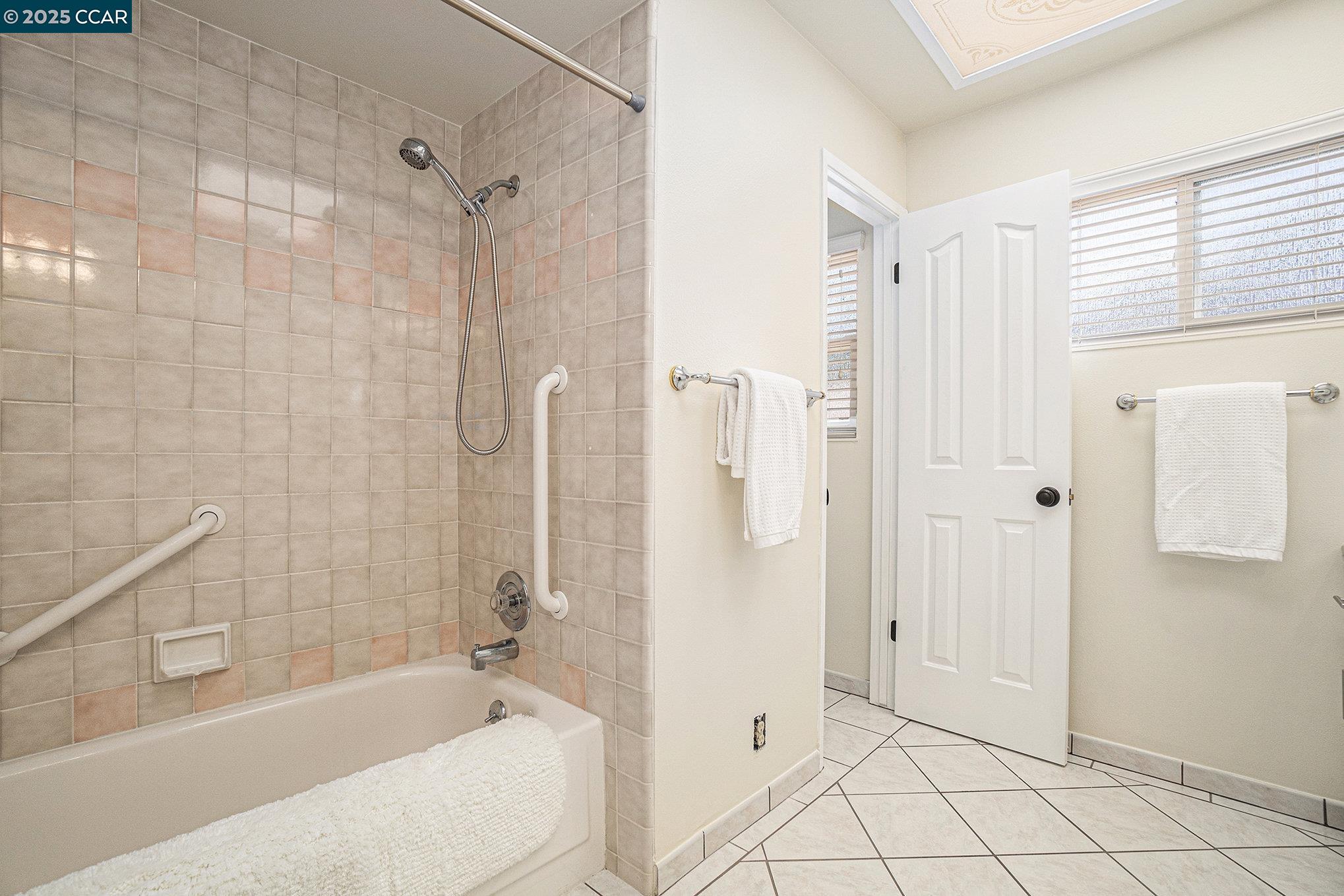 Detail Gallery Image 13 of 25 For 1543 Heartwood Dr, Concord,  CA 94521 - 3 Beds | 2 Baths
