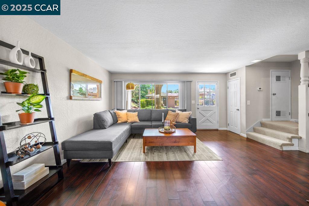 Photo #5: 41094820 Listing 
