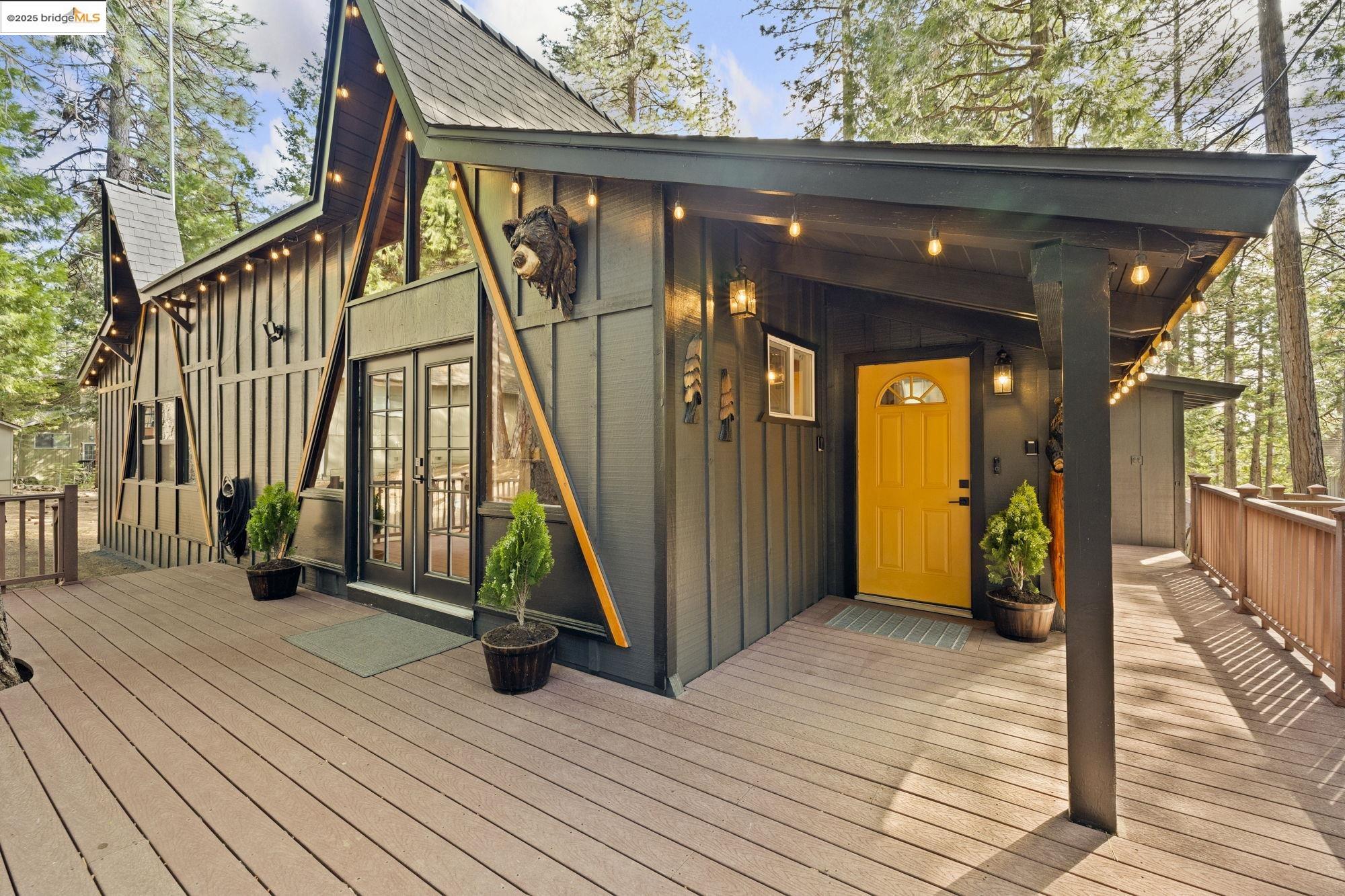 Detail Gallery Image 1 of 34 For 28911 Snowwhite Ridge Dr, Pinecrest,  CA 95335 - 3 Beds | 2 Baths