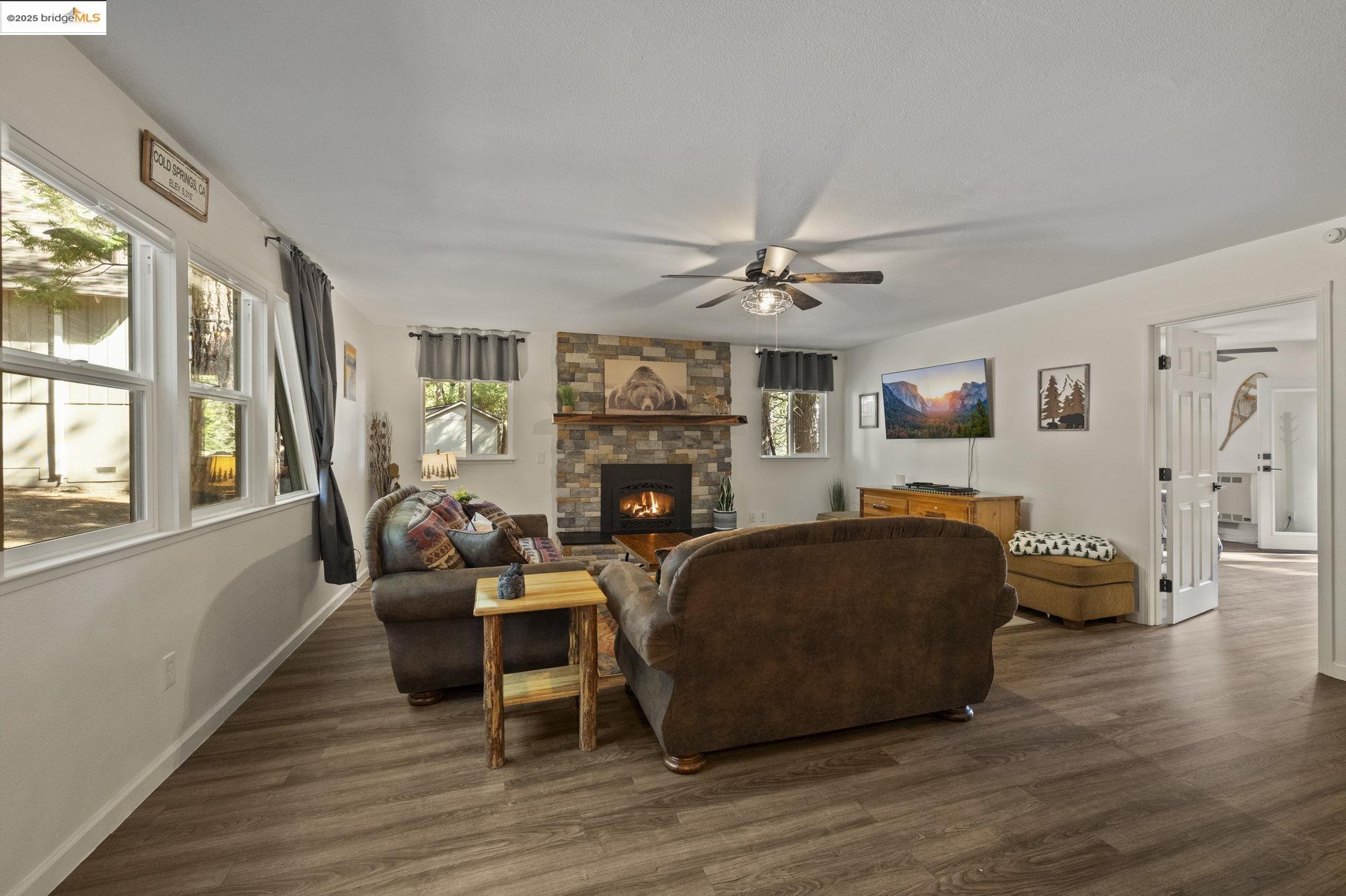 Detail Gallery Image 12 of 34 For 28911 Snowwhite Ridge Dr, Pinecrest,  CA 95335 - 3 Beds | 2 Baths