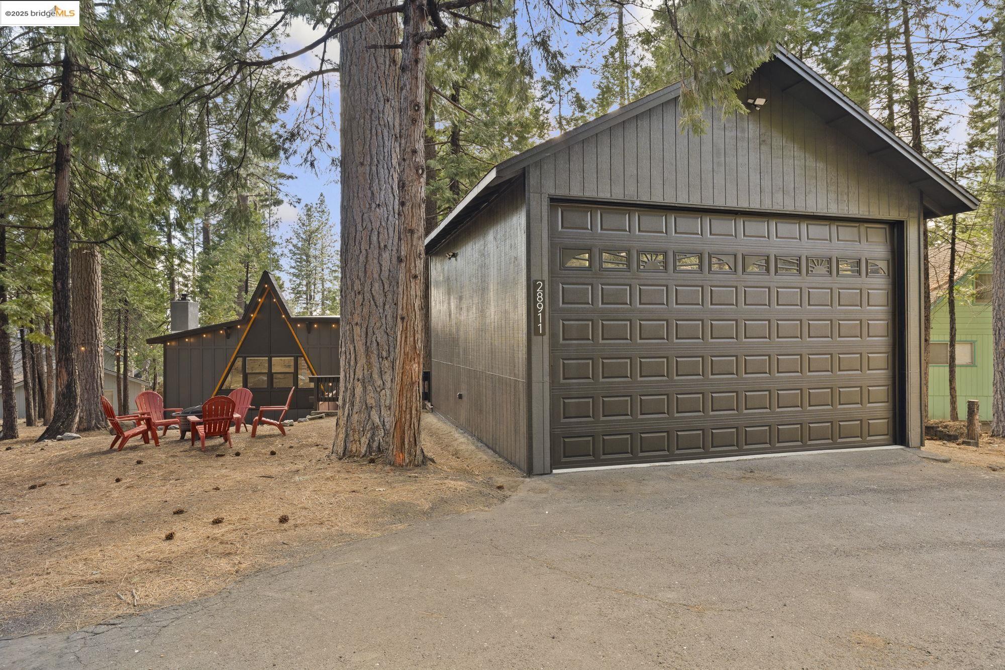 Detail Gallery Image 3 of 34 For 28911 Snowwhite Ridge Dr, Pinecrest,  CA 95335 - 3 Beds | 2 Baths