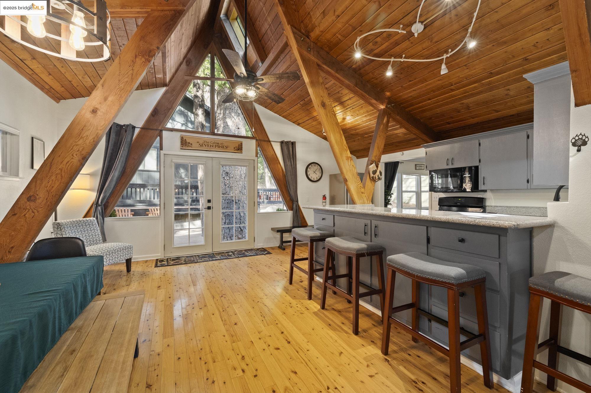 Detail Gallery Image 4 of 34 For 28911 Snowwhite Ridge Dr, Pinecrest,  CA 95335 - 3 Beds | 2 Baths