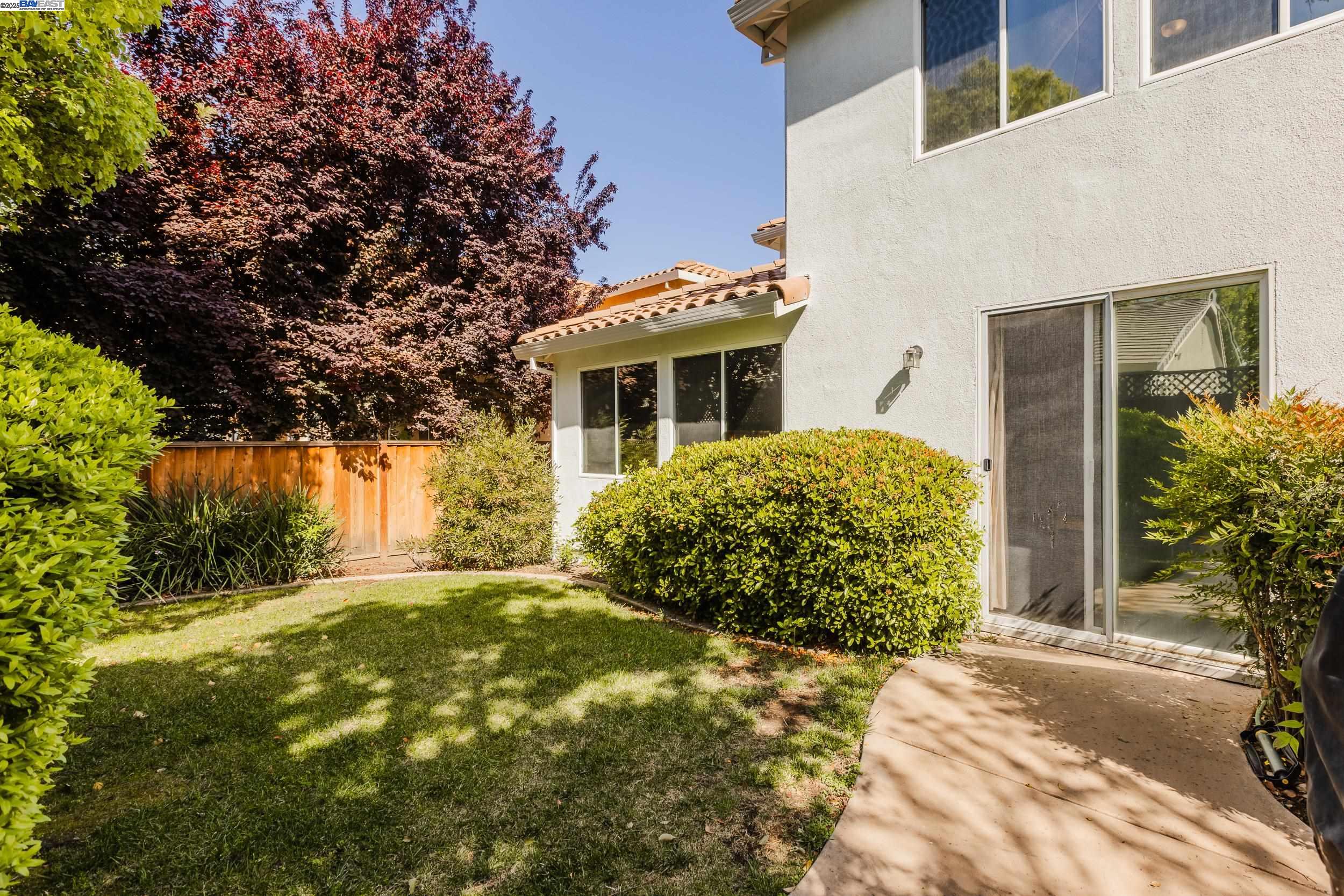 Detail Gallery Image 29 of 39 For 2228 Golden Leaf Ln, Tracy,  CA 95377 - 5 Beds | 3 Baths