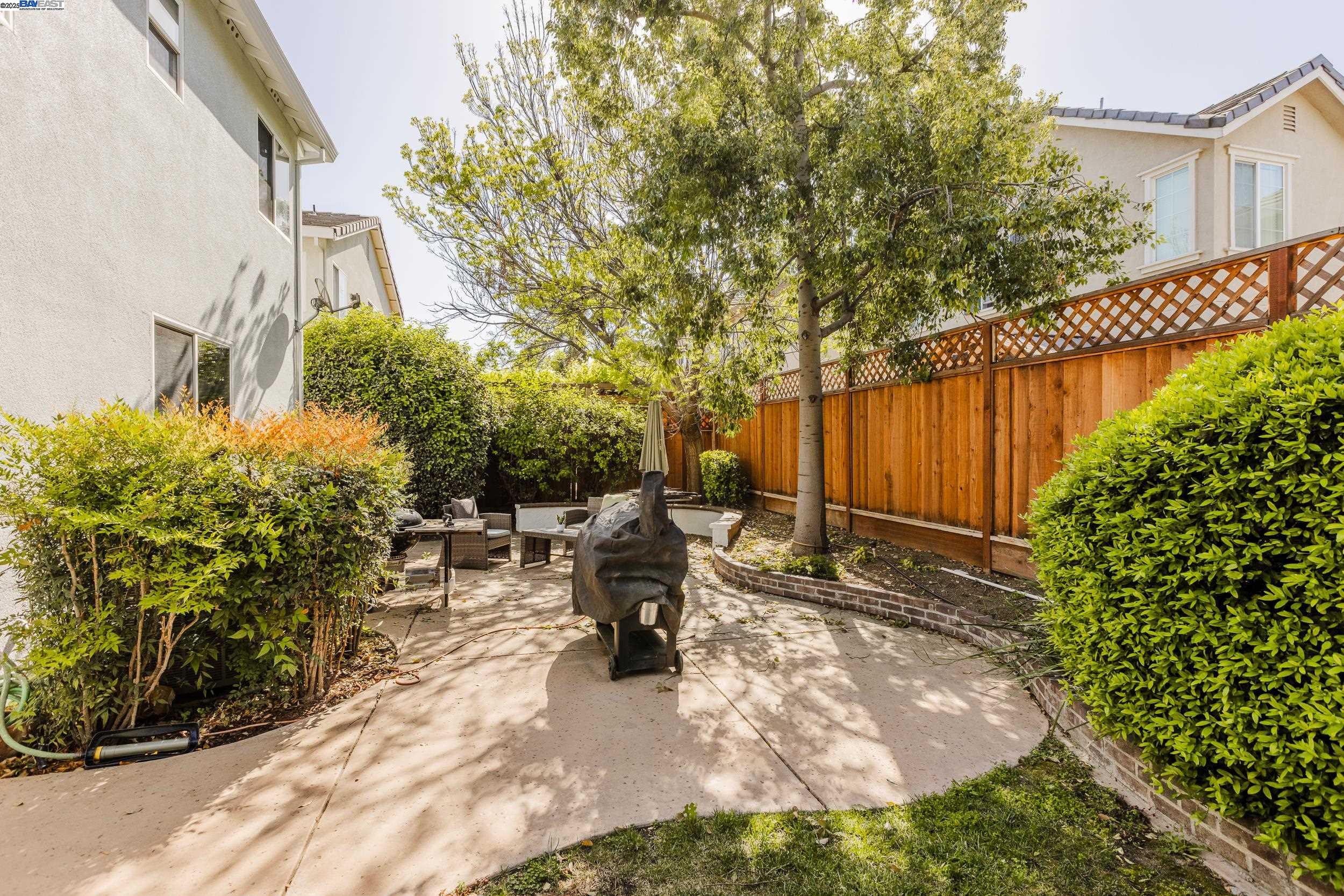 Detail Gallery Image 31 of 39 For 2228 Golden Leaf Ln, Tracy,  CA 95377 - 5 Beds | 3 Baths