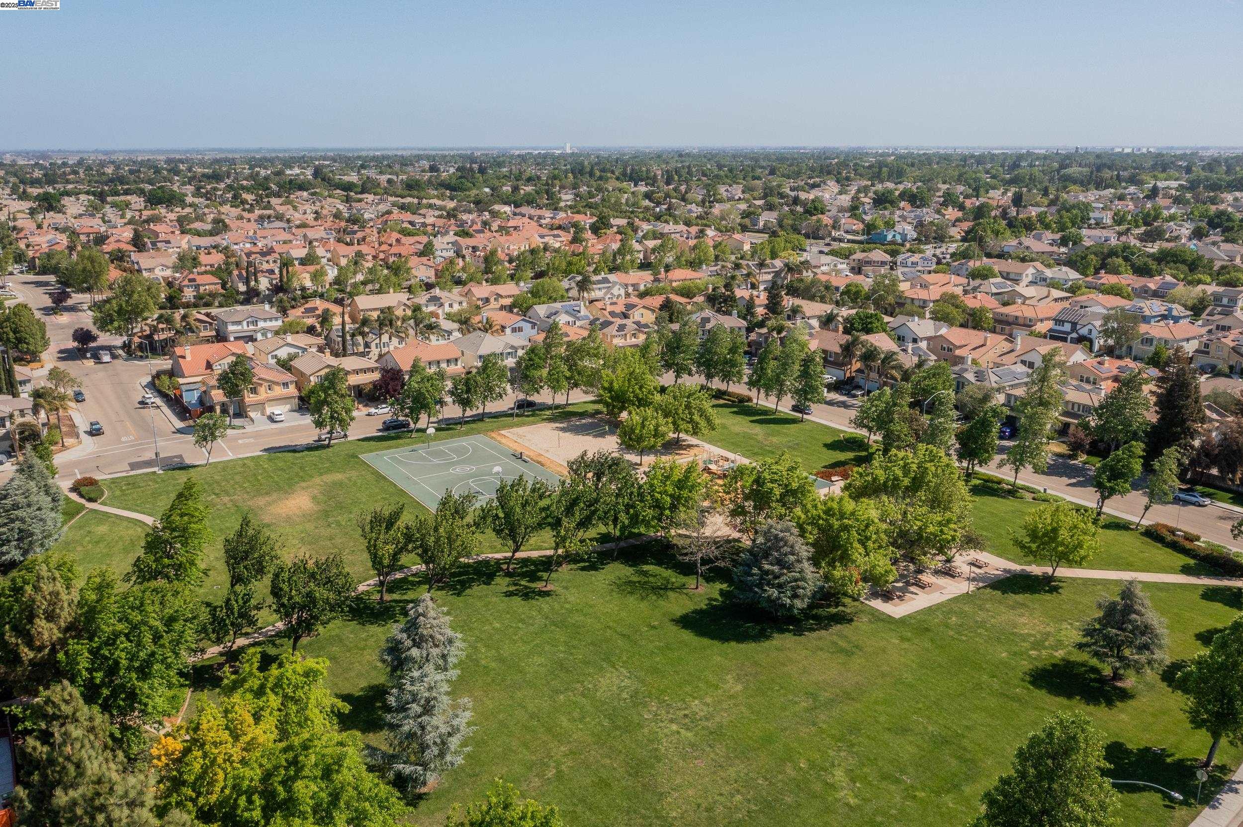 Detail Gallery Image 38 of 39 For 2228 Golden Leaf Ln, Tracy,  CA 95377 - 5 Beds | 3 Baths