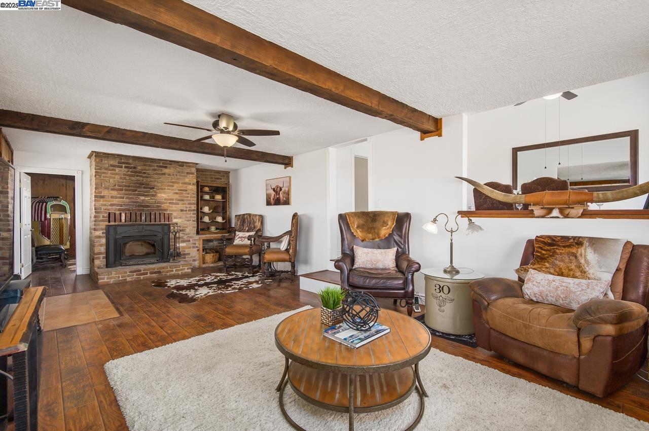 Detail Gallery Image 7 of 60 For 12141 Tesla Rd, Livermore,  CA 94550 - 6 Beds | 4 Baths