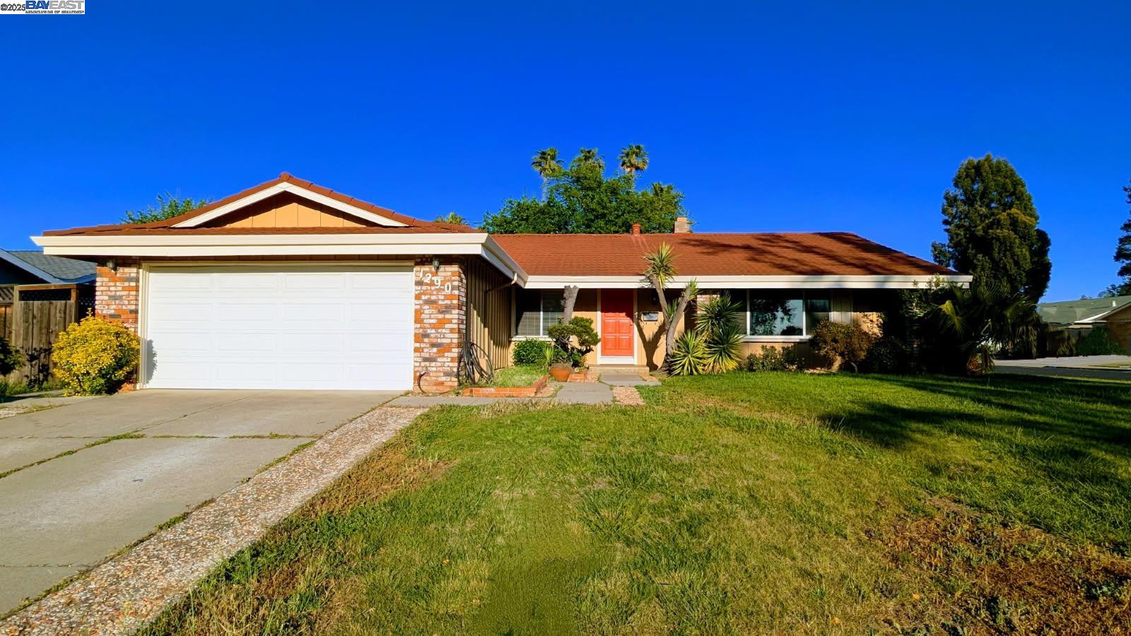 Detail Gallery Image 1 of 34 For 1290 Vienna Street, Livermore,  CA 94550 - 3 Beds | 2 Baths