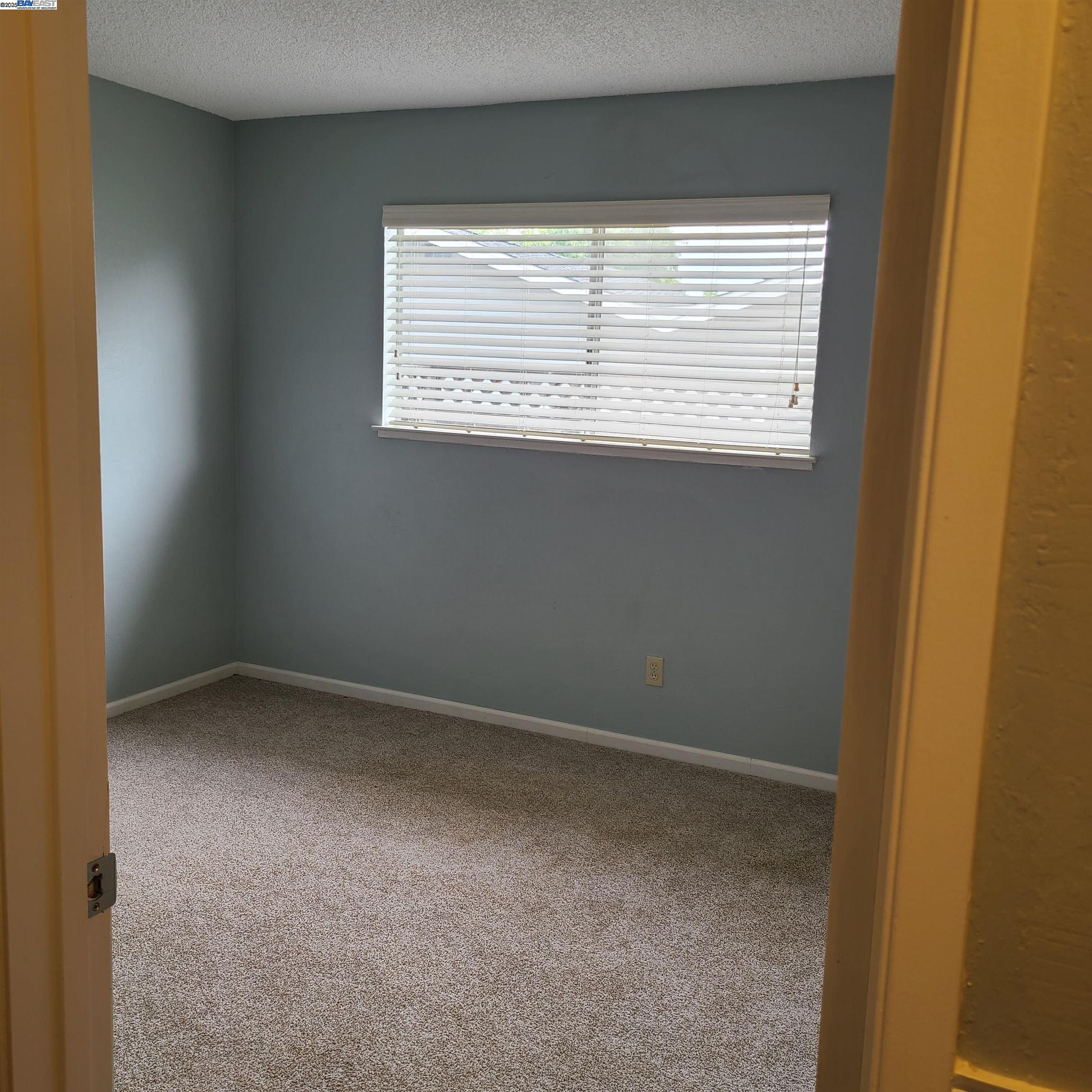 Detail Gallery Image 17 of 34 For 1290 Vienna Street, Livermore,  CA 94550 - 3 Beds | 2 Baths
