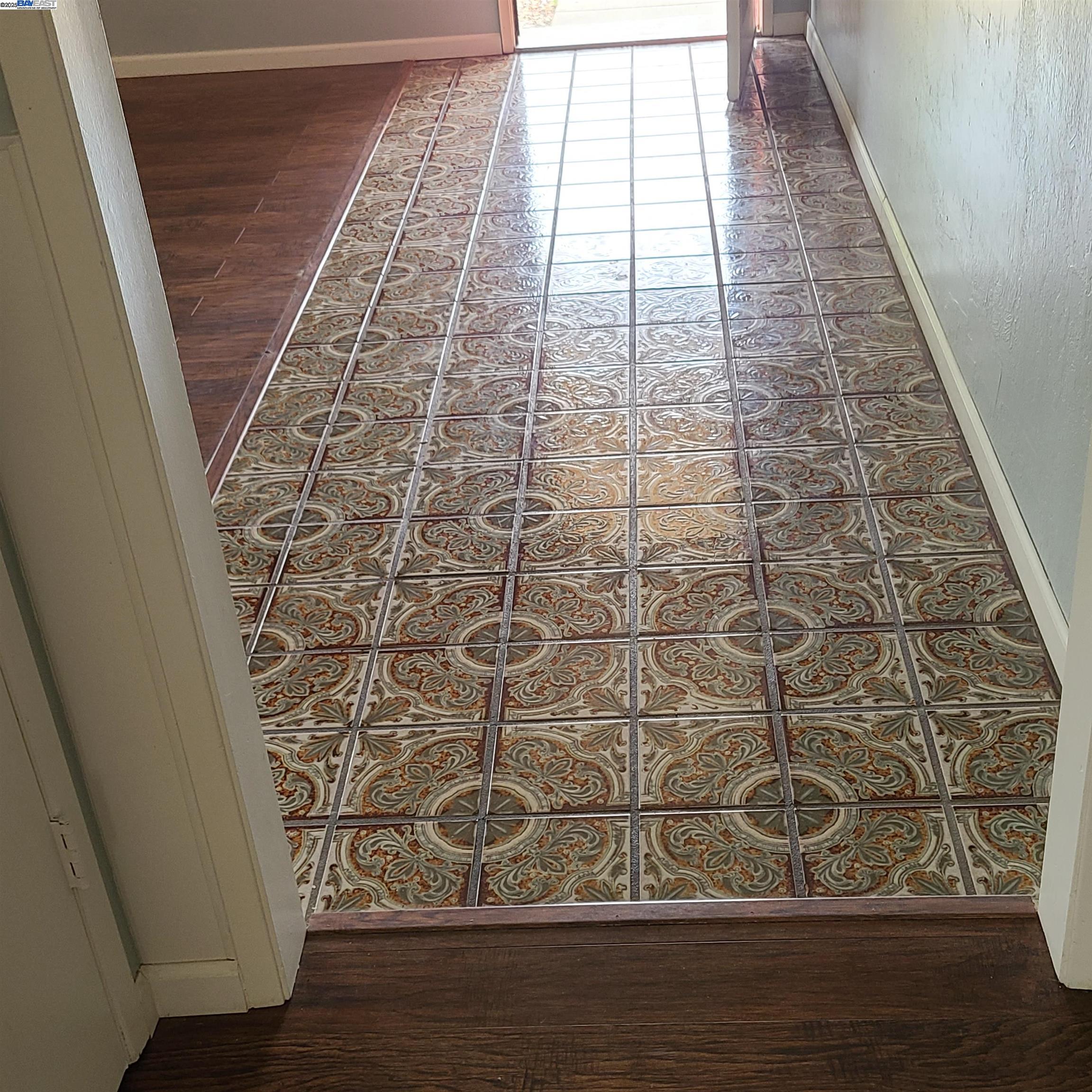 Detail Gallery Image 8 of 34 For 1290 Vienna Street, Livermore,  CA 94550 - 3 Beds | 2 Baths