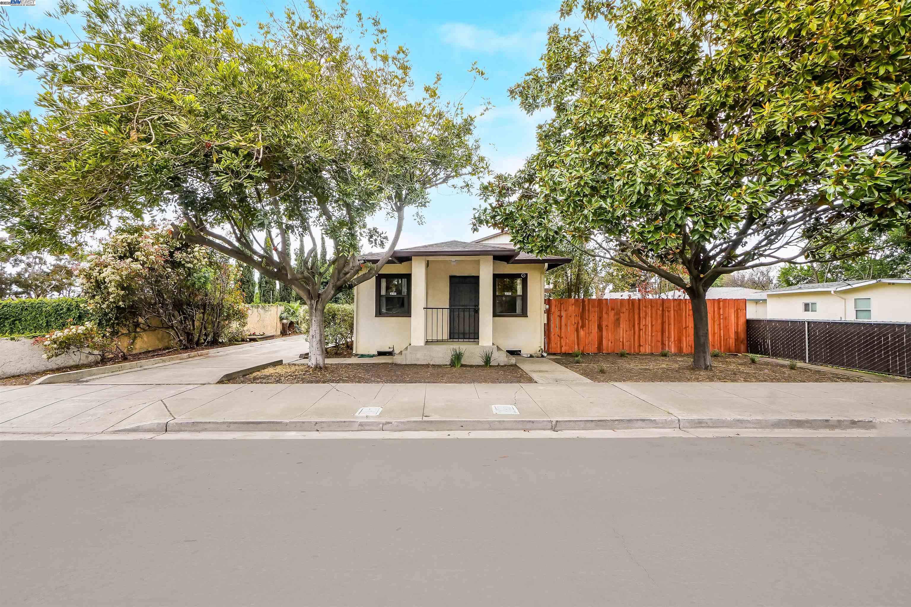 Detail Gallery Image 3 of 60 For 25793 Franklin Ave, Hayward,  CA 94544 - – Beds | – Baths