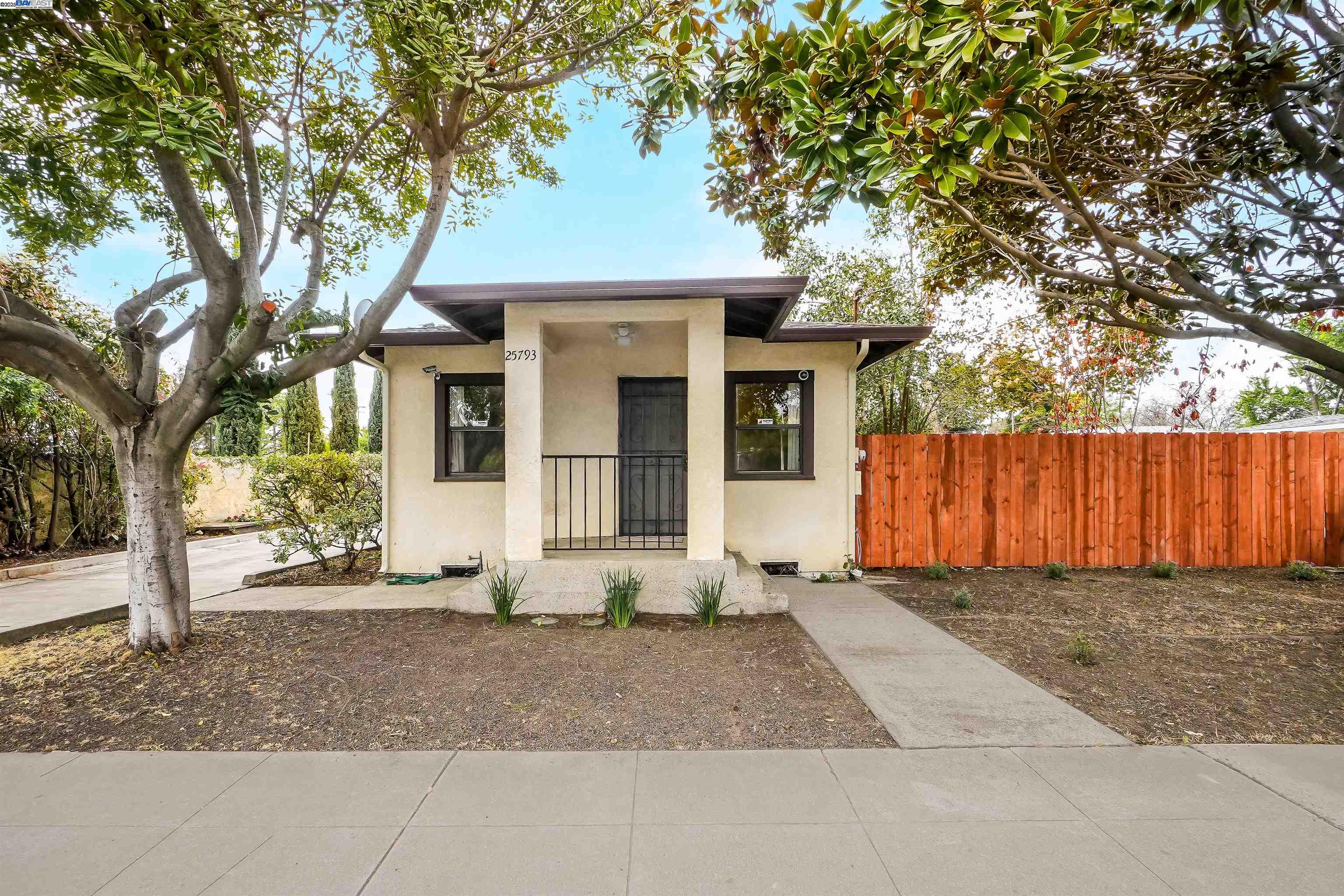 Detail Gallery Image 4 of 60 For 25793 Franklin Ave, Hayward,  CA 94544 - – Beds | – Baths
