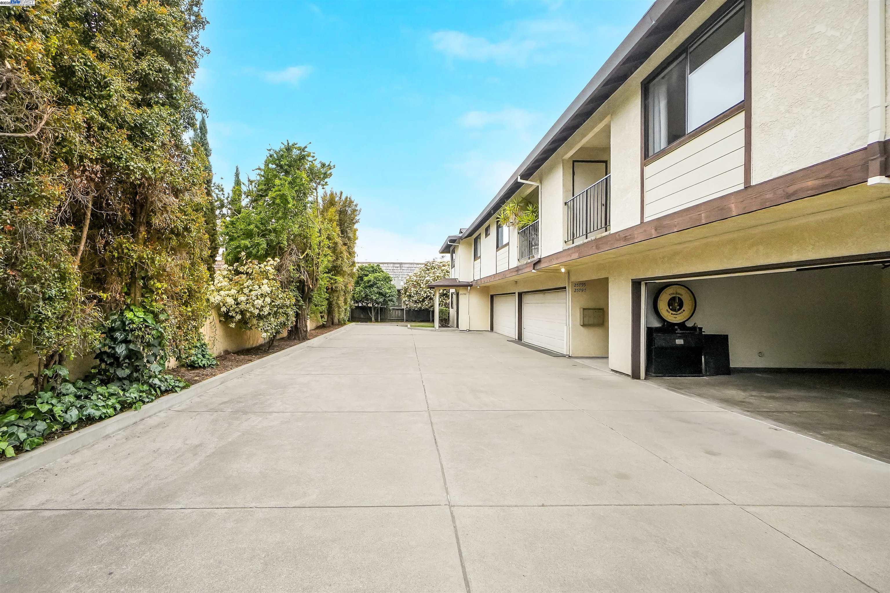 Detail Gallery Image 7 of 60 For 25793 Franklin Ave, Hayward,  CA 94544 - – Beds | – Baths