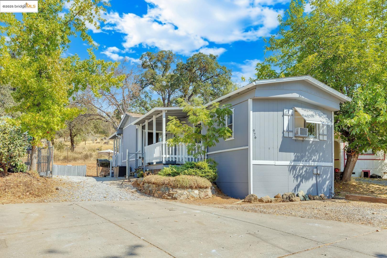Detail Gallery Image 1 of 33 For 976 Morado Cir, Copperopolis,  CA 95228 - 3 Beds | 2 Baths