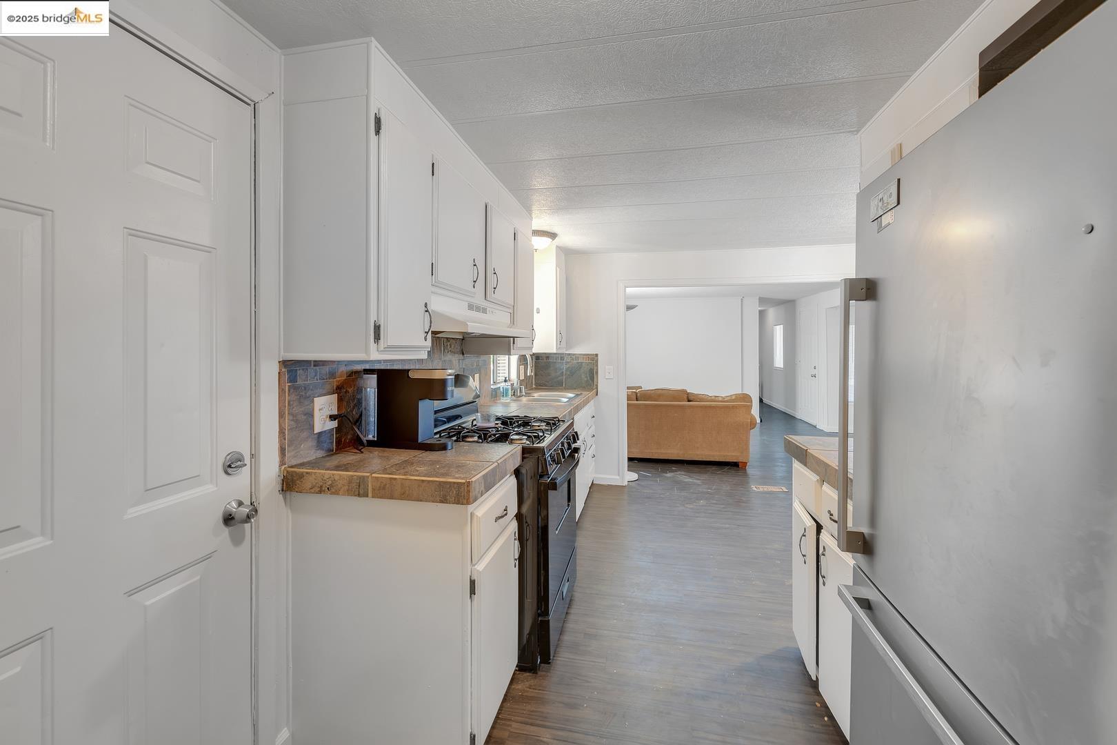 Detail Gallery Image 12 of 33 For 976 Morado Cir, Copperopolis,  CA 95228 - 3 Beds | 2 Baths