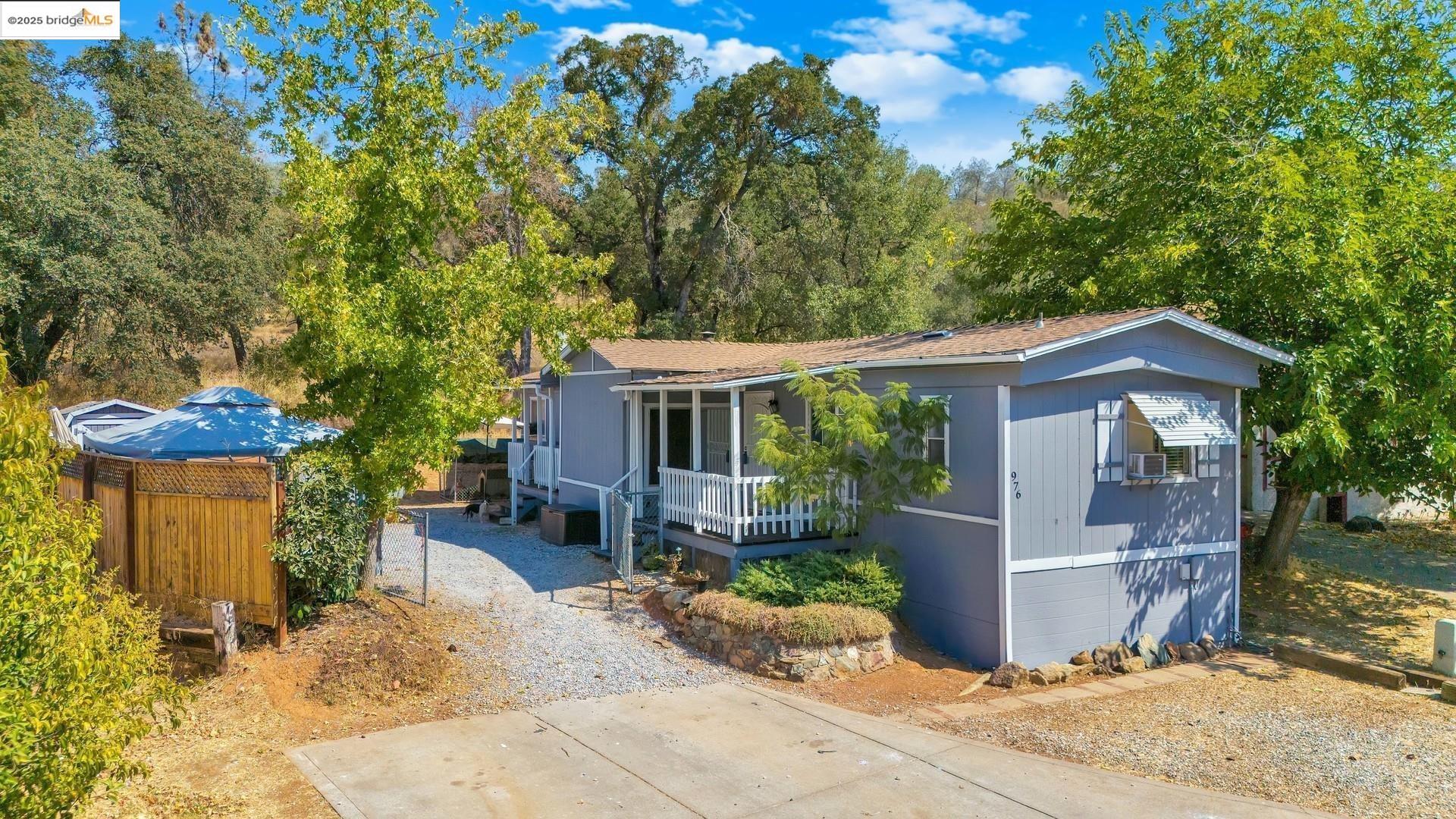 Detail Gallery Image 3 of 33 For 976 Morado Cir, Copperopolis,  CA 95228 - 3 Beds | 2 Baths