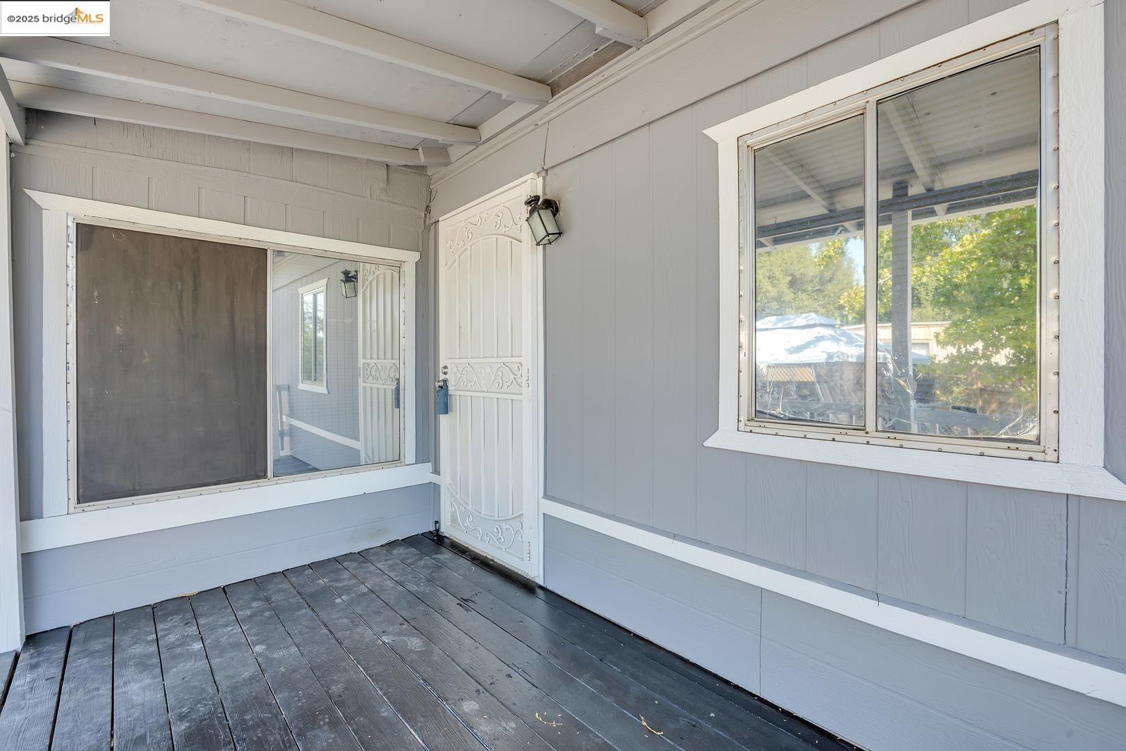 Detail Gallery Image 4 of 33 For 976 Morado Cir, Copperopolis,  CA 95228 - 3 Beds | 2 Baths