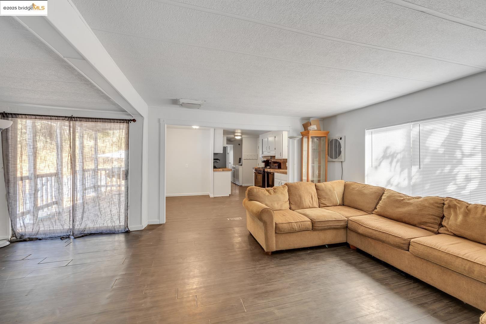Detail Gallery Image 5 of 33 For 976 Morado Cir, Copperopolis,  CA 95228 - 3 Beds | 2 Baths