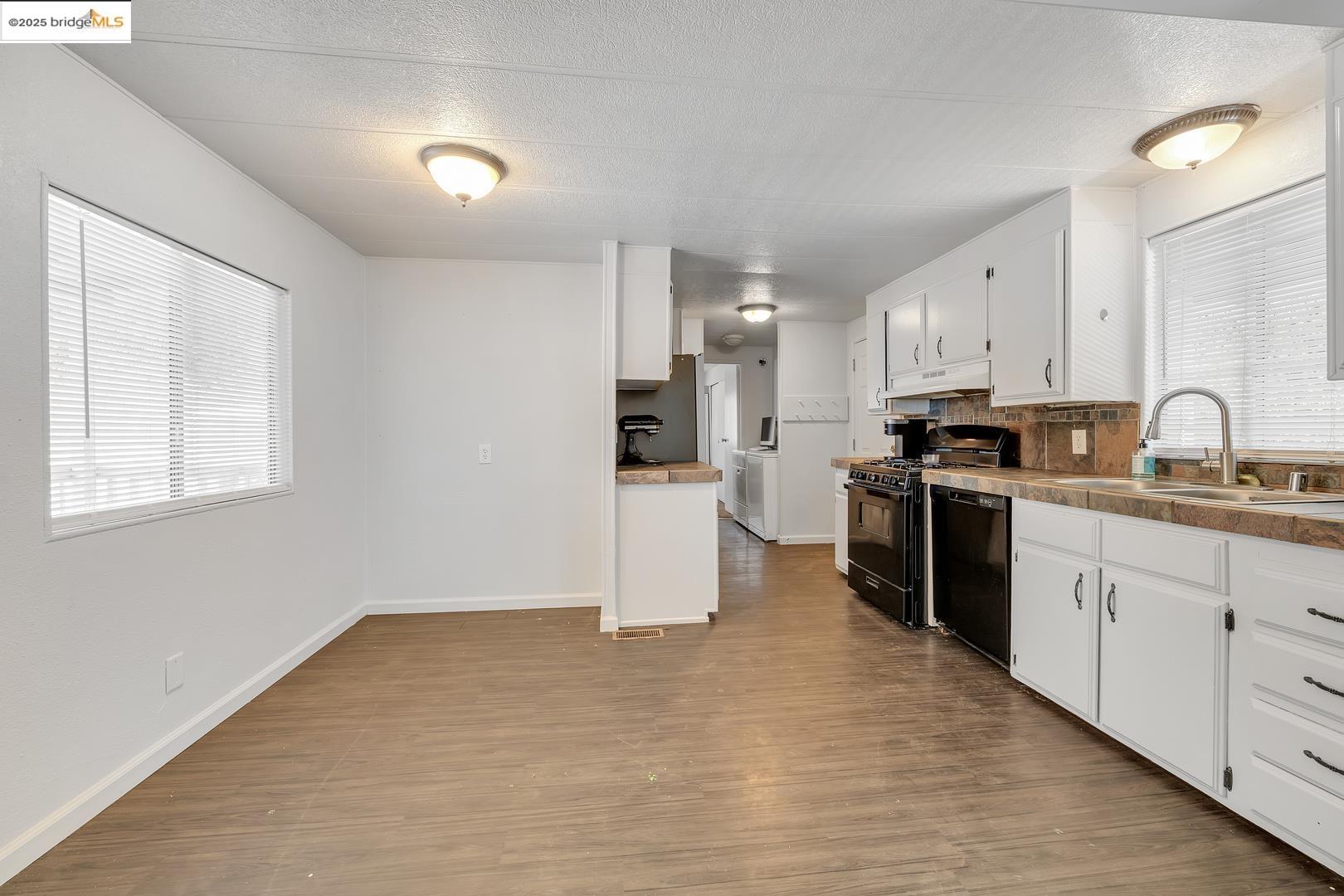 Detail Gallery Image 8 of 33 For 976 Morado Cir, Copperopolis,  CA 95228 - 3 Beds | 2 Baths