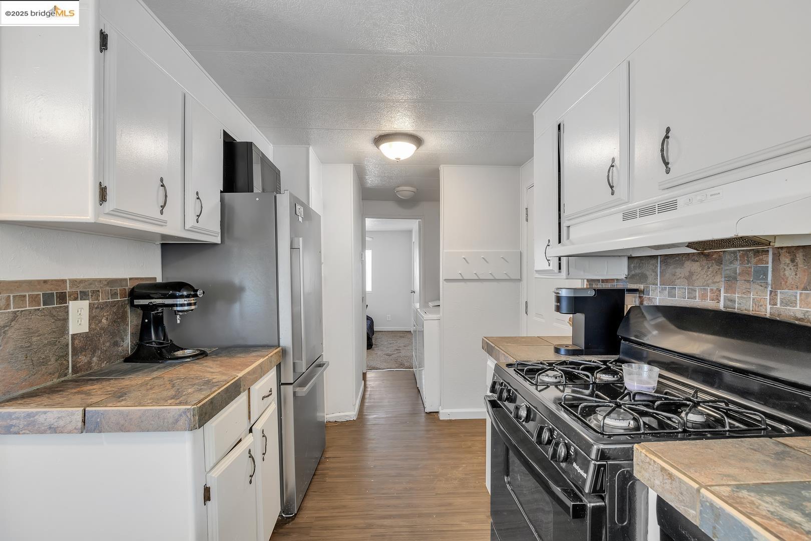 Detail Gallery Image 9 of 33 For 976 Morado Cir, Copperopolis,  CA 95228 - 3 Beds | 2 Baths