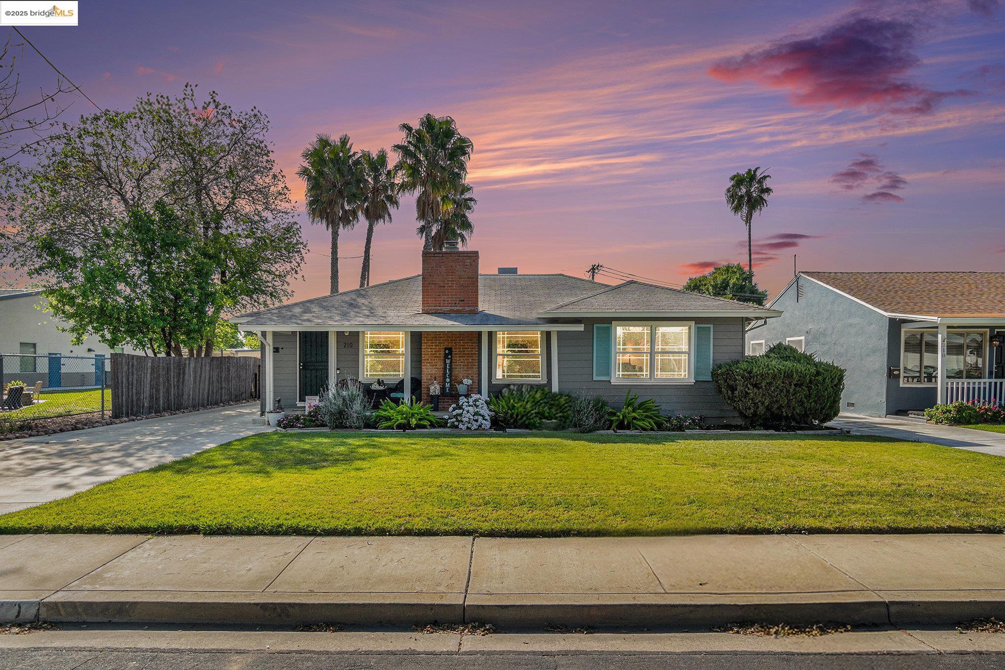 Detail Gallery Image 1 of 1 For 210 Delta Ave, Brentwood,  CA 94513 - 3 Beds | 2 Baths