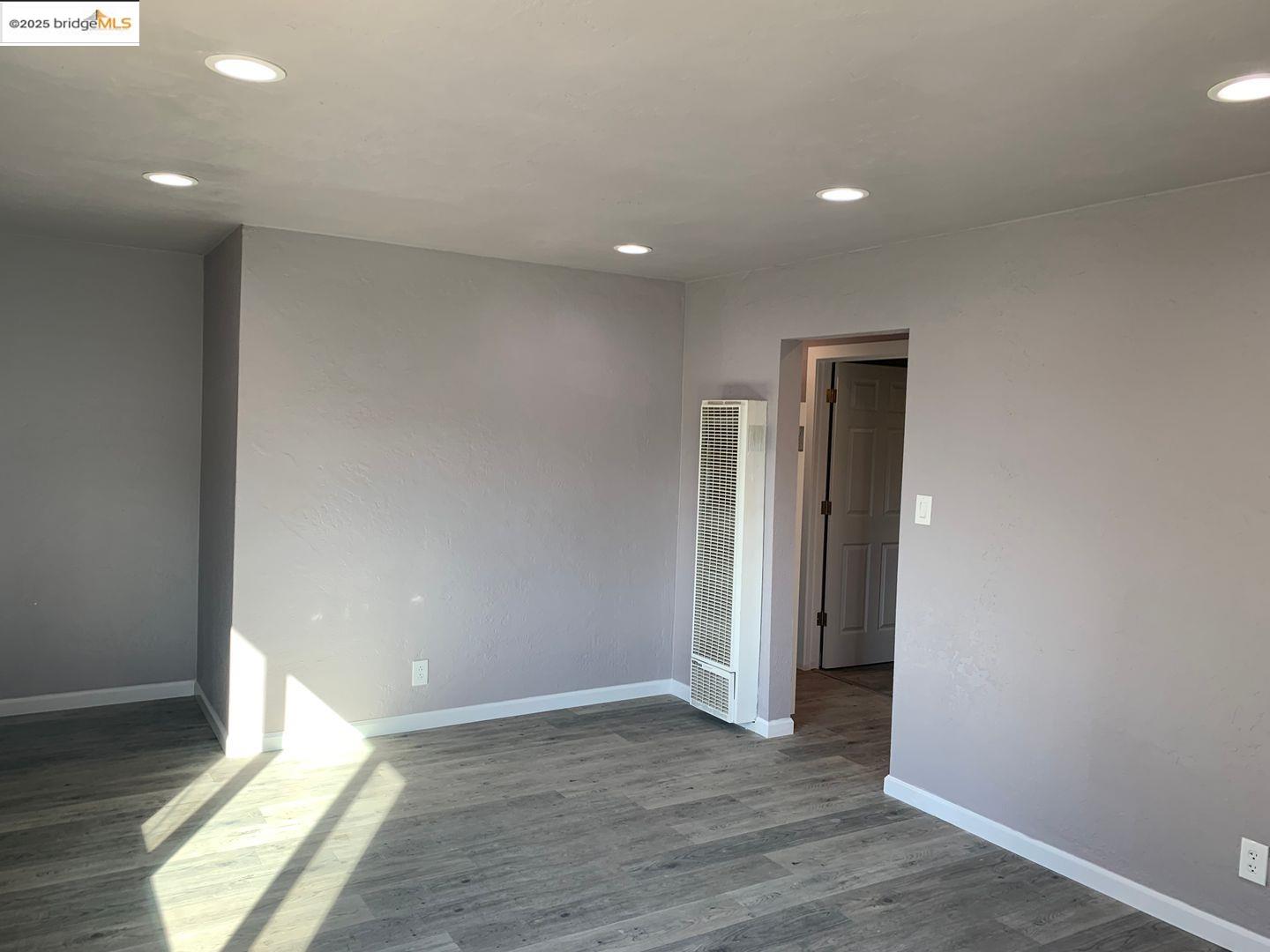 Detail Gallery Image 2 of 20 For 114 Hollywood Ave, Vallejo,  CA 94591 - 3 Beds | 1 Baths