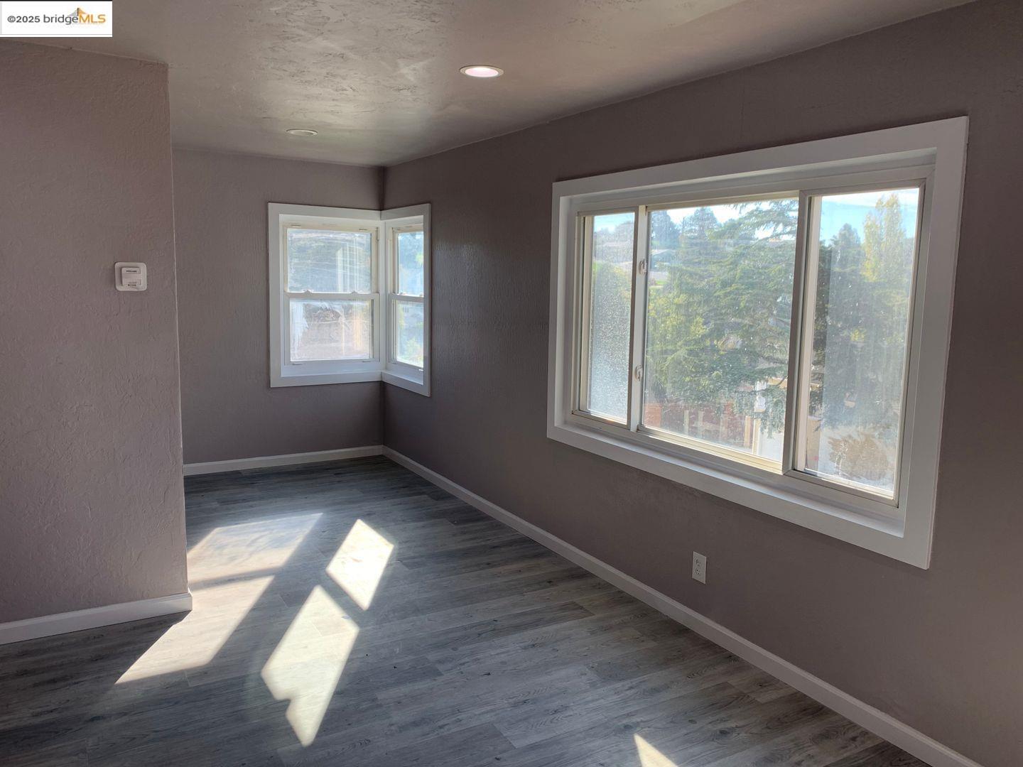 Detail Gallery Image 3 of 20 For 114 Hollywood Ave, Vallejo,  CA 94591 - 3 Beds | 1 Baths