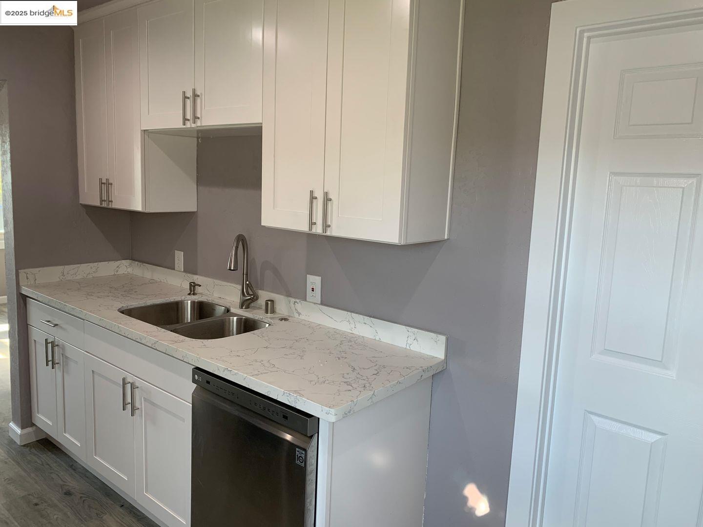 Detail Gallery Image 9 of 20 For 114 Hollywood Ave, Vallejo,  CA 94591 - 3 Beds | 1 Baths
