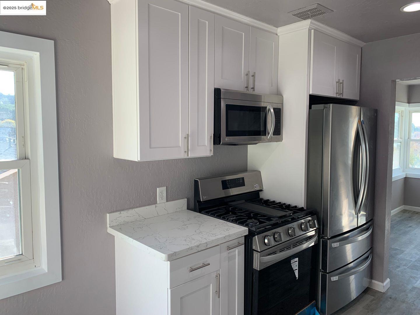 Detail Gallery Image 10 of 20 For 114 Hollywood Ave, Vallejo,  CA 94591 - 3 Beds | 1 Baths