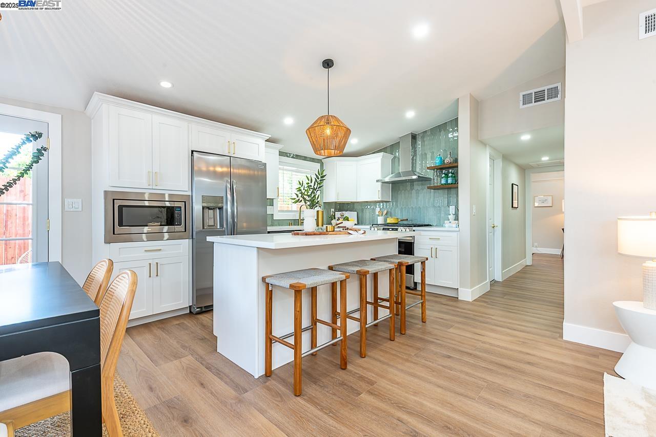 Detail Gallery Image 14 of 55 For 697 Lakewood Dr, Sunnyvale,  CA 94089 - 4 Beds | 2 Baths
