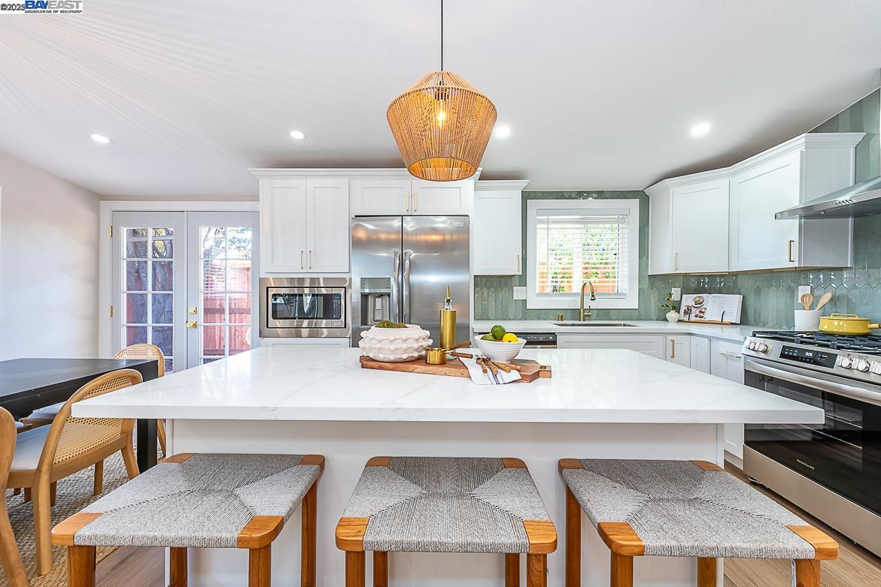 Detail Gallery Image 16 of 55 For 697 Lakewood Dr, Sunnyvale,  CA 94089 - 4 Beds | 2 Baths