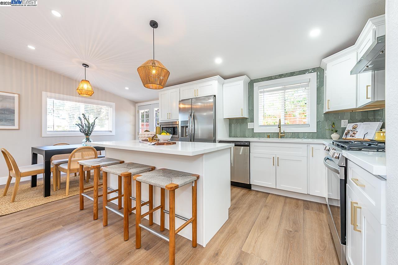 Detail Gallery Image 21 of 55 For 697 Lakewood Dr, Sunnyvale,  CA 94089 - 4 Beds | 2 Baths