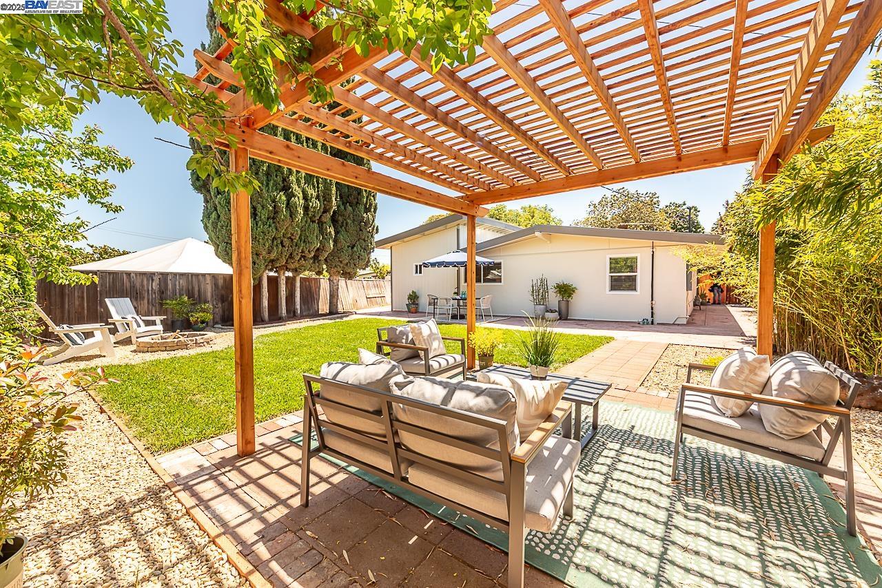 Detail Gallery Image 48 of 55 For 697 Lakewood Dr, Sunnyvale,  CA 94089 - 4 Beds | 2 Baths