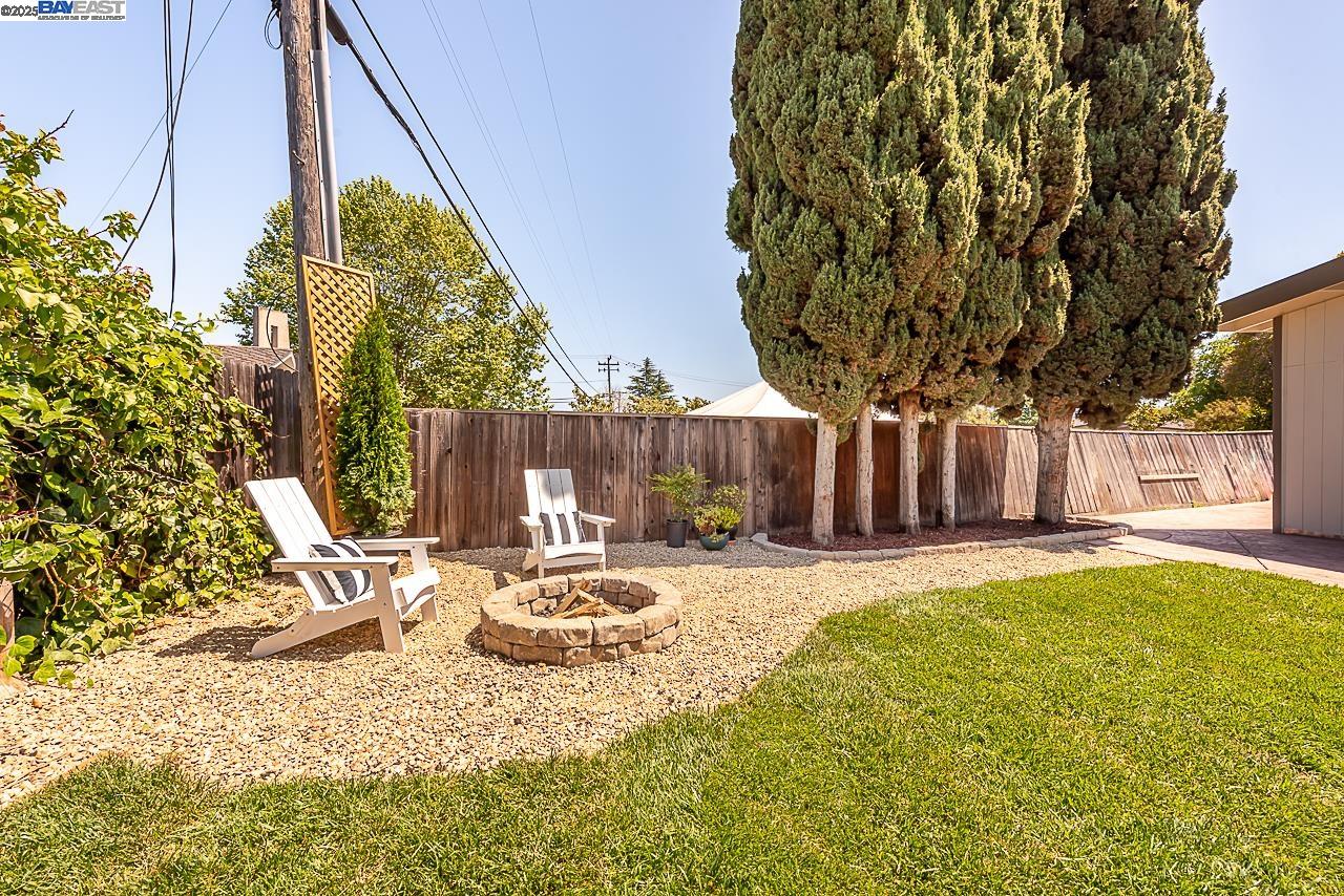 Detail Gallery Image 50 of 55 For 697 Lakewood Dr, Sunnyvale,  CA 94089 - 4 Beds | 2 Baths