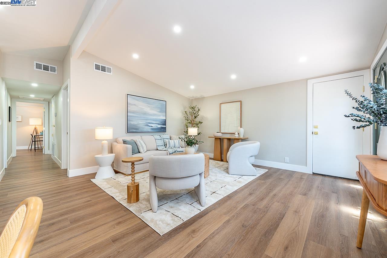 Detail Gallery Image 7 of 55 For 697 Lakewood Dr, Sunnyvale,  CA 94089 - 4 Beds | 2 Baths