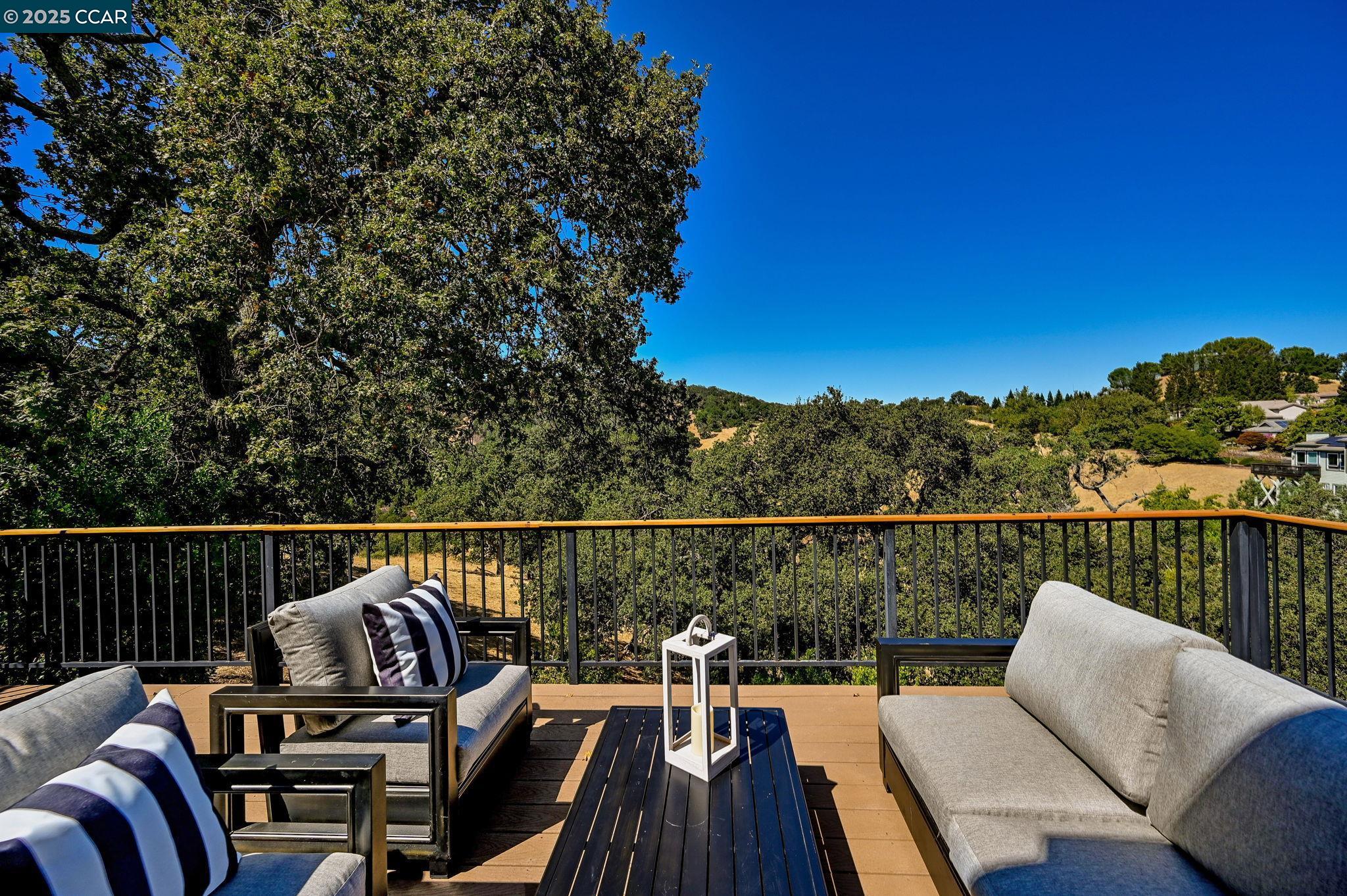 Detail Gallery Image 31 of 40 For 1063 Sunrise Ridge Dr, Lafayette,  CA 94549 - 4 Beds | 3/1 Baths