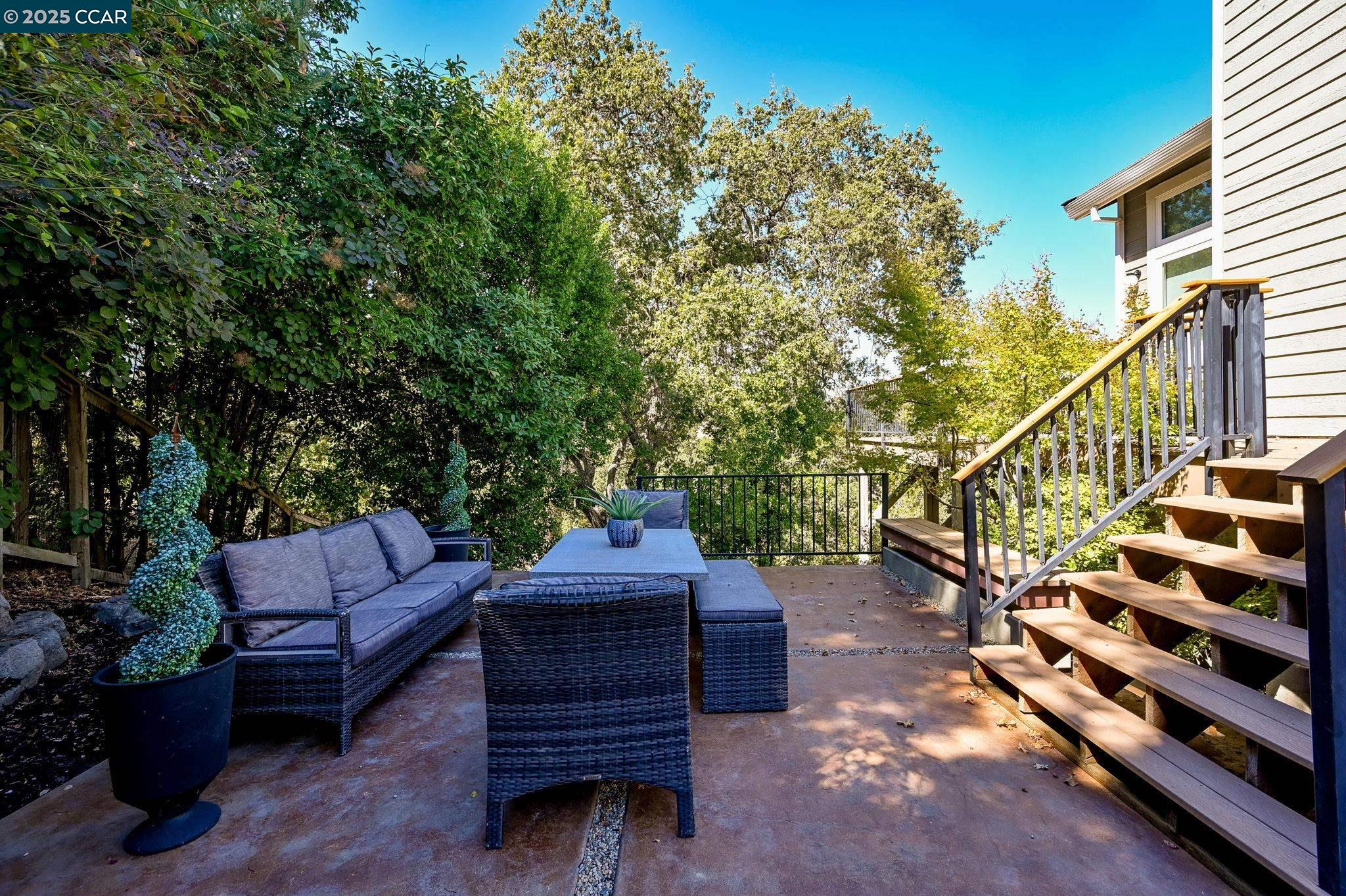 Detail Gallery Image 33 of 40 For 1063 Sunrise Ridge Dr, Lafayette,  CA 94549 - 4 Beds | 3/1 Baths