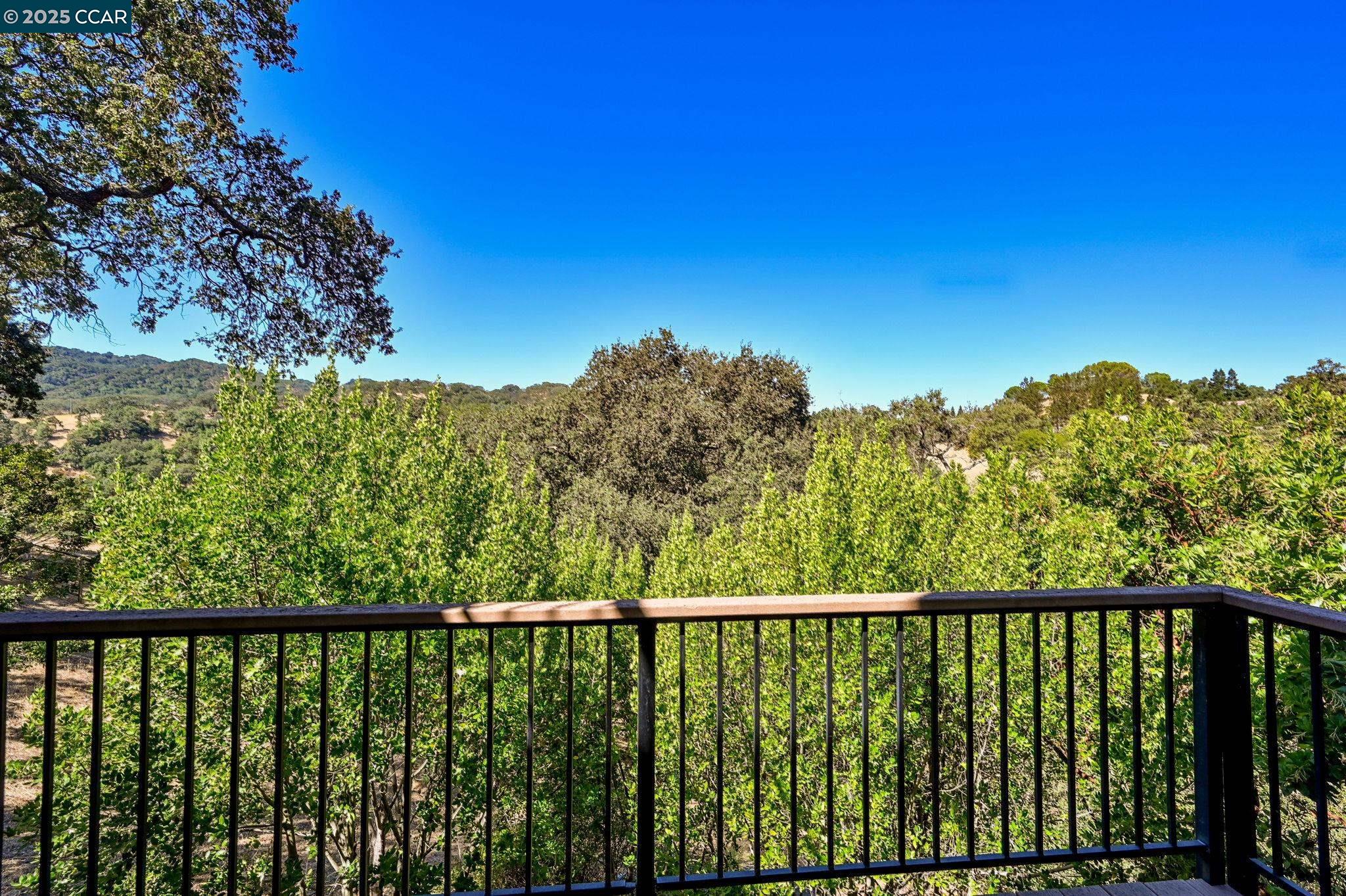 Detail Gallery Image 35 of 40 For 1063 Sunrise Ridge Dr, Lafayette,  CA 94549 - 4 Beds | 3/1 Baths