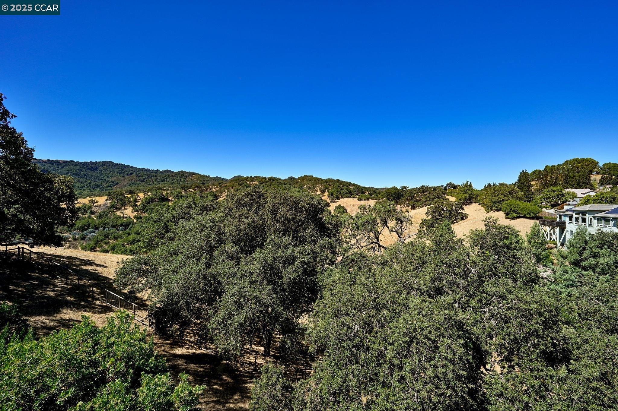 Detail Gallery Image 39 of 40 For 1063 Sunrise Ridge Dr, Lafayette,  CA 94549 - 4 Beds | 3/1 Baths