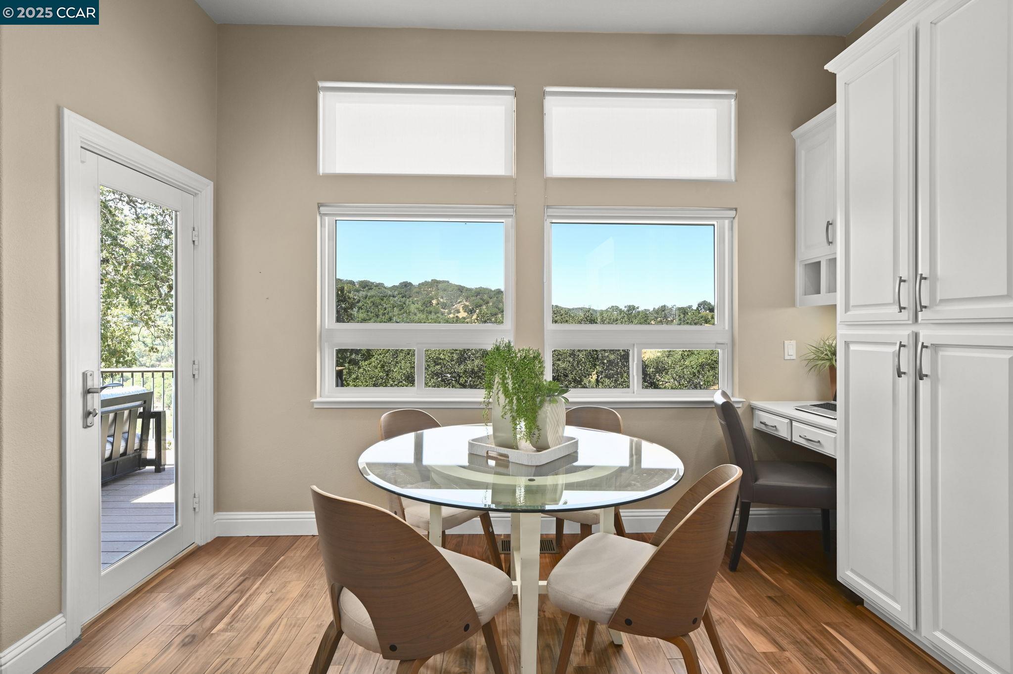 Detail Gallery Image 10 of 40 For 1063 Sunrise Ridge Dr, Lafayette,  CA 94549 - 4 Beds | 3/1 Baths
