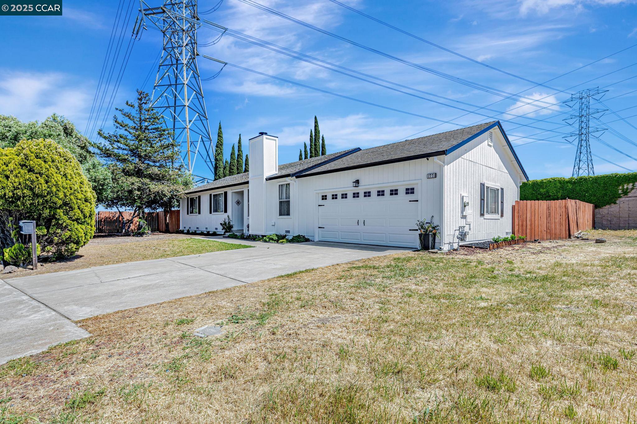 Detail Gallery Image 1 of 35 For 1771 Schooner Way, Pittsburg,  CA 94565 - 3 Beds | 2 Baths
