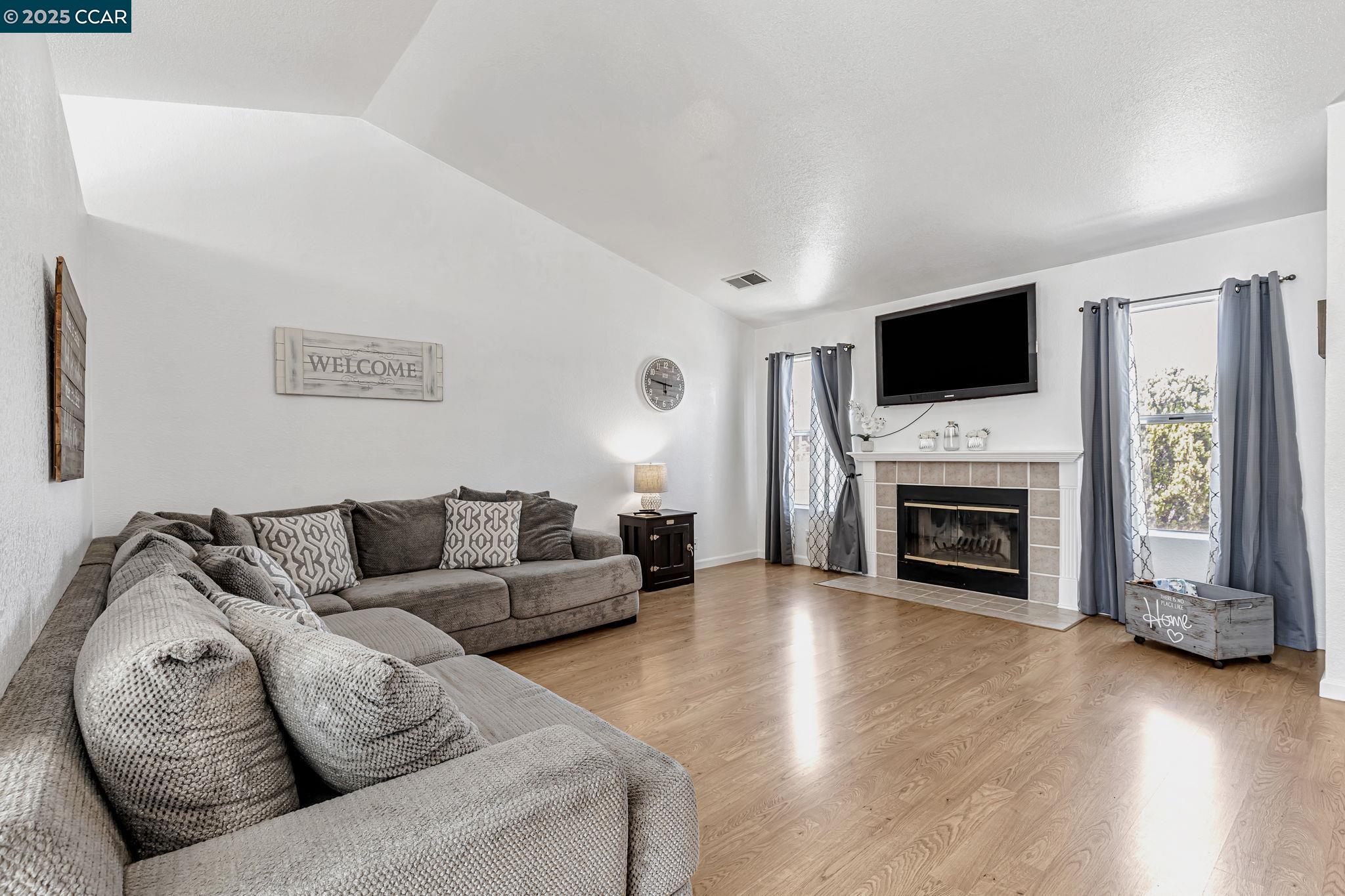 Detail Gallery Image 7 of 35 For 1771 Schooner Way, Pittsburg,  CA 94565 - 3 Beds | 2 Baths