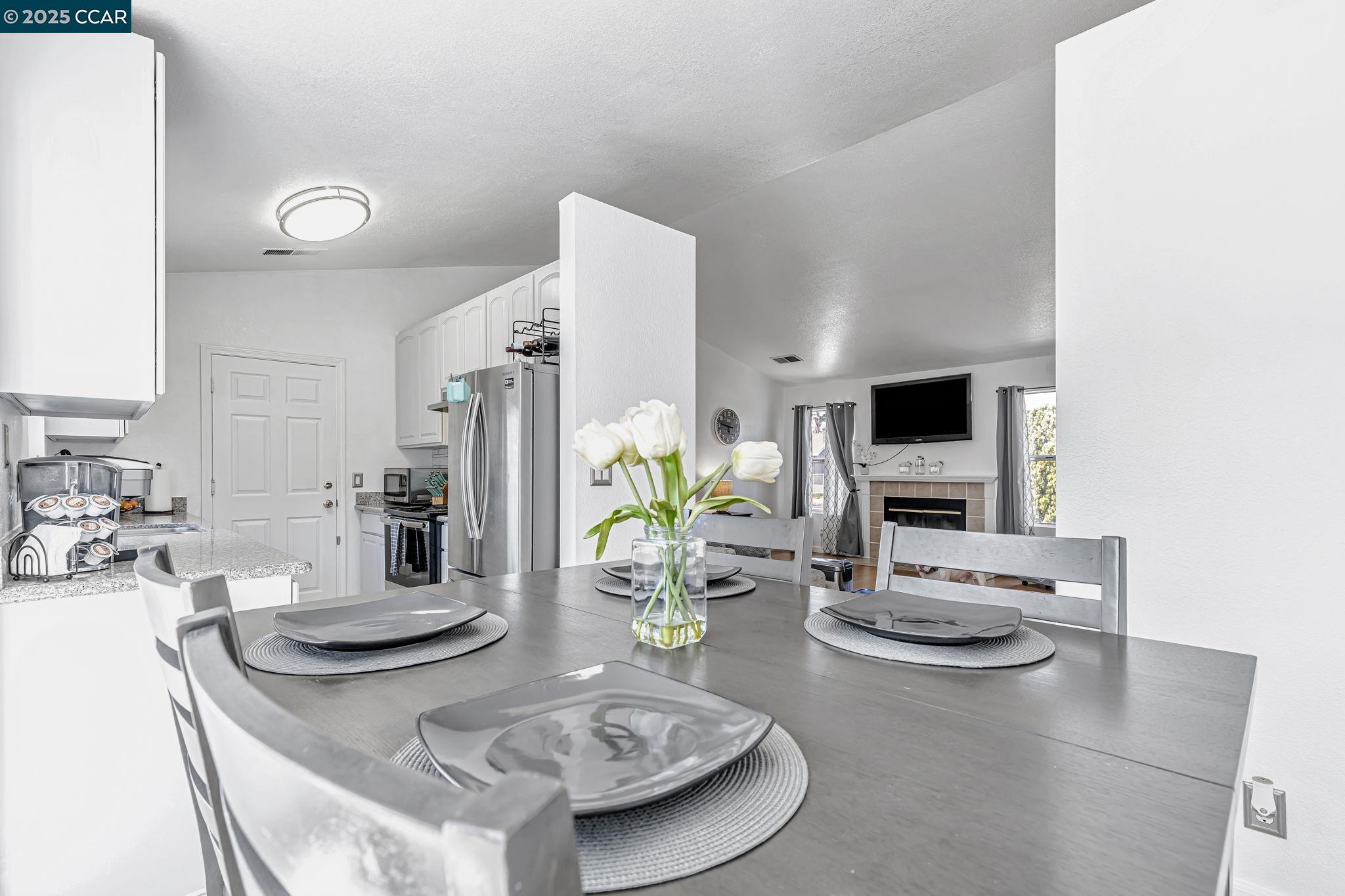 Detail Gallery Image 10 of 35 For 1771 Schooner Way, Pittsburg,  CA 94565 - 3 Beds | 2 Baths